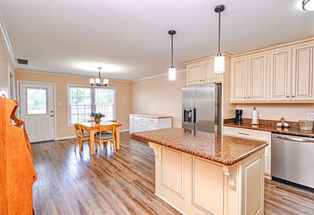 2532 Canonero Loop, Owensboro, Kentucky 42301, 3 Bedrooms Bedrooms, ,2 BathroomsBathrooms,Single Family Residence,For Sale,Canonero Loop,89805