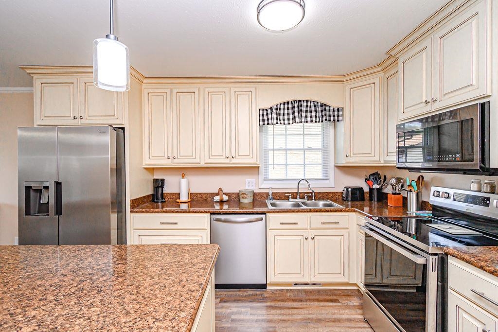 2532 Canonero Loop, Owensboro, Kentucky 42301, 3 Bedrooms Bedrooms, ,2 BathroomsBathrooms,Single Family Residence,For Sale,Canonero Loop,89805
