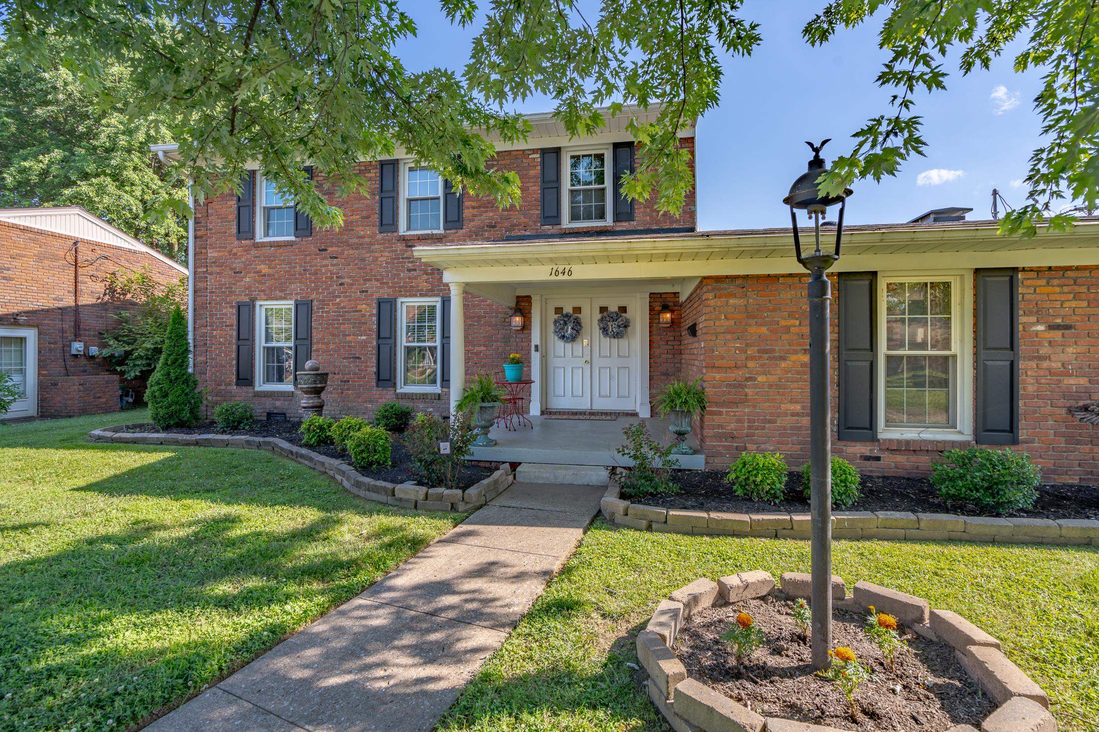 1646 Springdale Drive, Owensboro, Kentucky 42301, 5 Bedrooms Bedrooms, ,2 BathroomsBathrooms,Single Family Residence,For Sale,Springdale Drive,89811