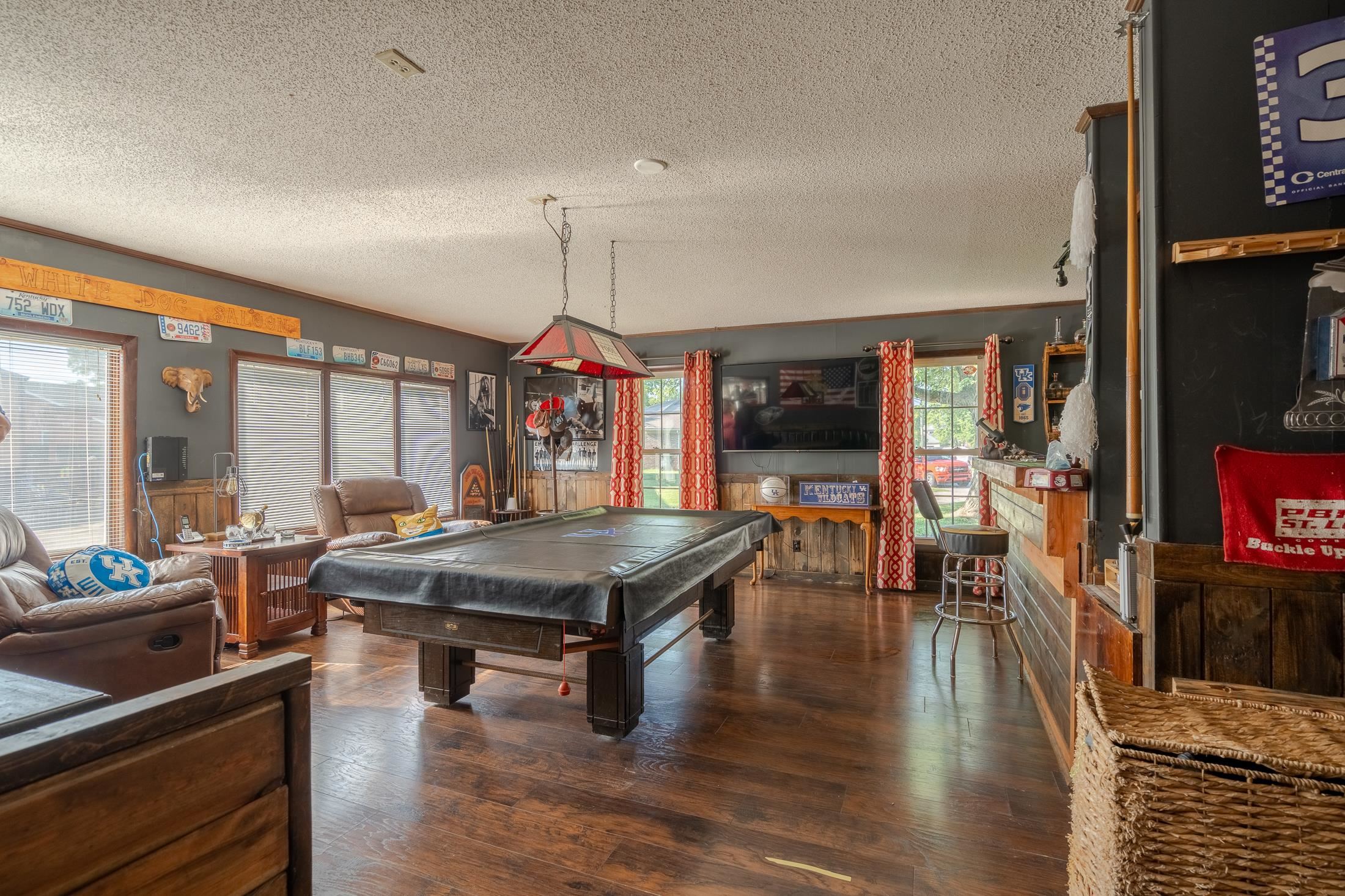 1646 Springdale Drive, Owensboro, Kentucky 42301, 5 Bedrooms Bedrooms, ,2 BathroomsBathrooms,Single Family Residence,For Sale,Springdale Drive,89811