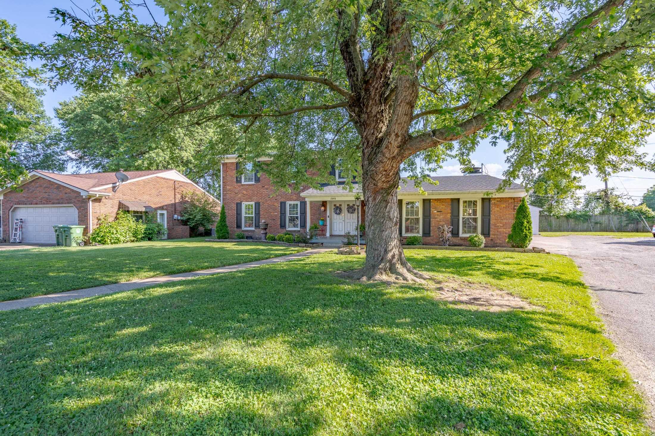 1646 Springdale Drive, Owensboro, Kentucky 42301, 5 Bedrooms Bedrooms, ,2 BathroomsBathrooms,Single Family Residence,For Sale,Springdale Drive,89811