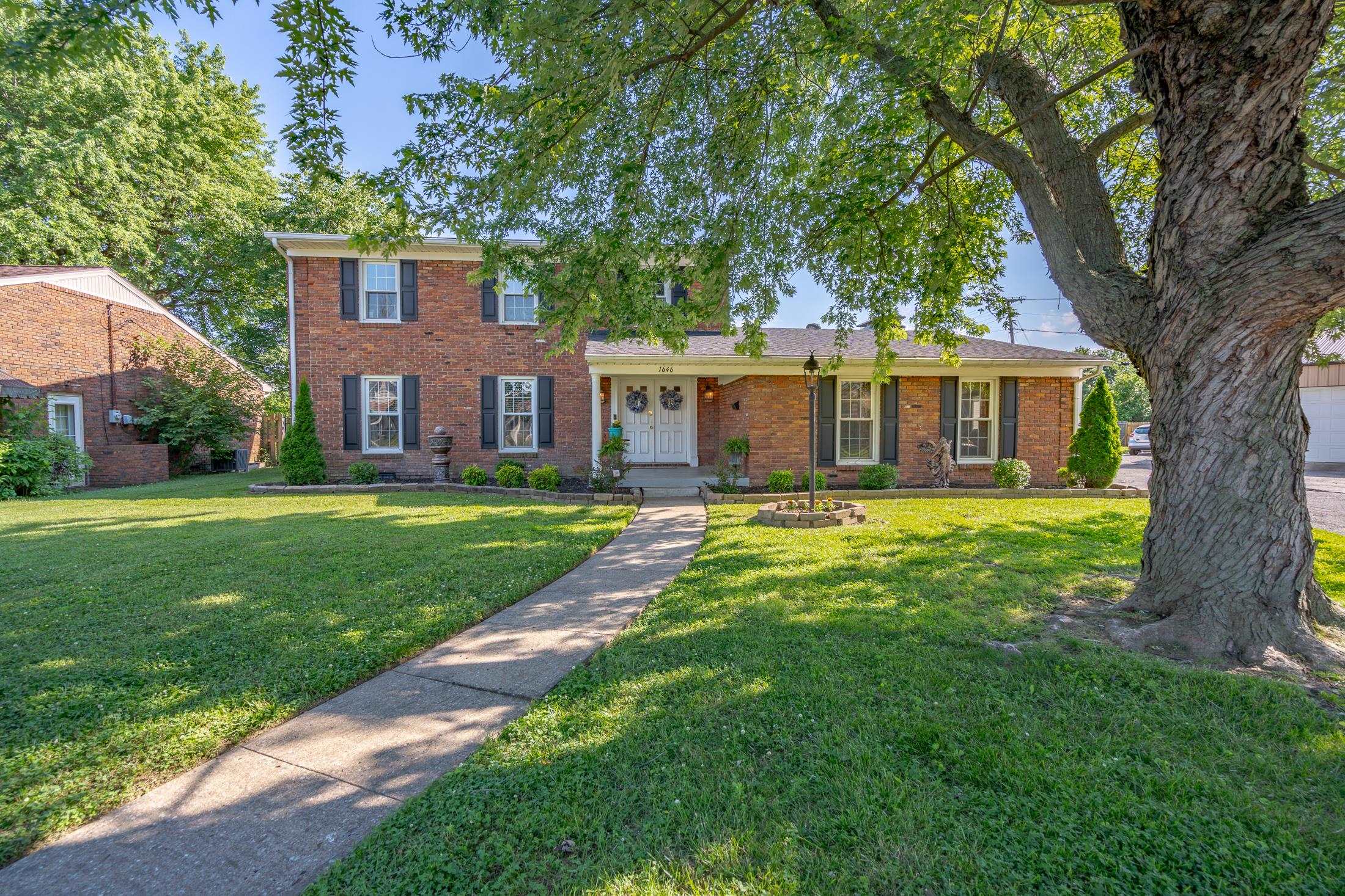 1646 Springdale Drive, Owensboro, Kentucky 42301, 5 Bedrooms Bedrooms, ,2 BathroomsBathrooms,Single Family Residence,For Sale,Springdale Drive,89811