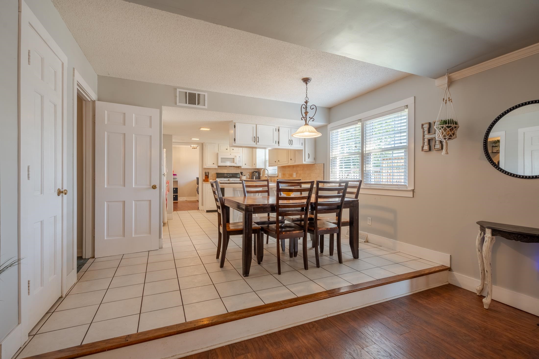 1646 Springdale Drive, Owensboro, Kentucky 42301, 5 Bedrooms Bedrooms, ,2 BathroomsBathrooms,Single Family Residence,For Sale,Springdale Drive,89811