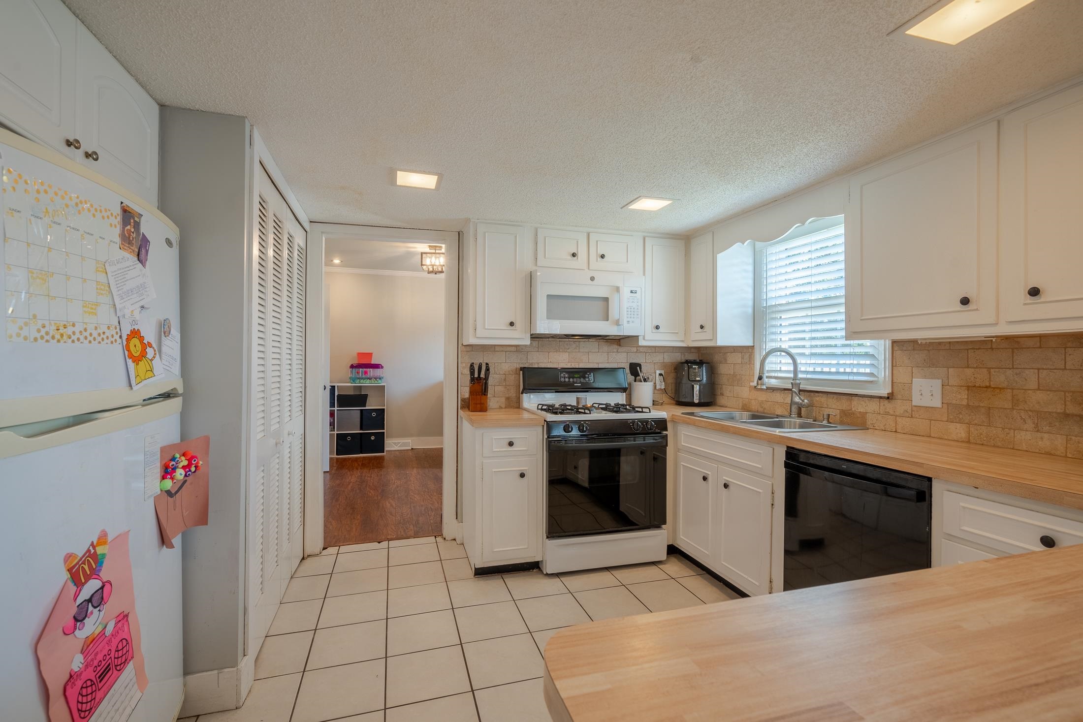 1646 Springdale Drive, Owensboro, Kentucky 42301, 5 Bedrooms Bedrooms, ,2 BathroomsBathrooms,Single Family Residence,For Sale,Springdale Drive,89811