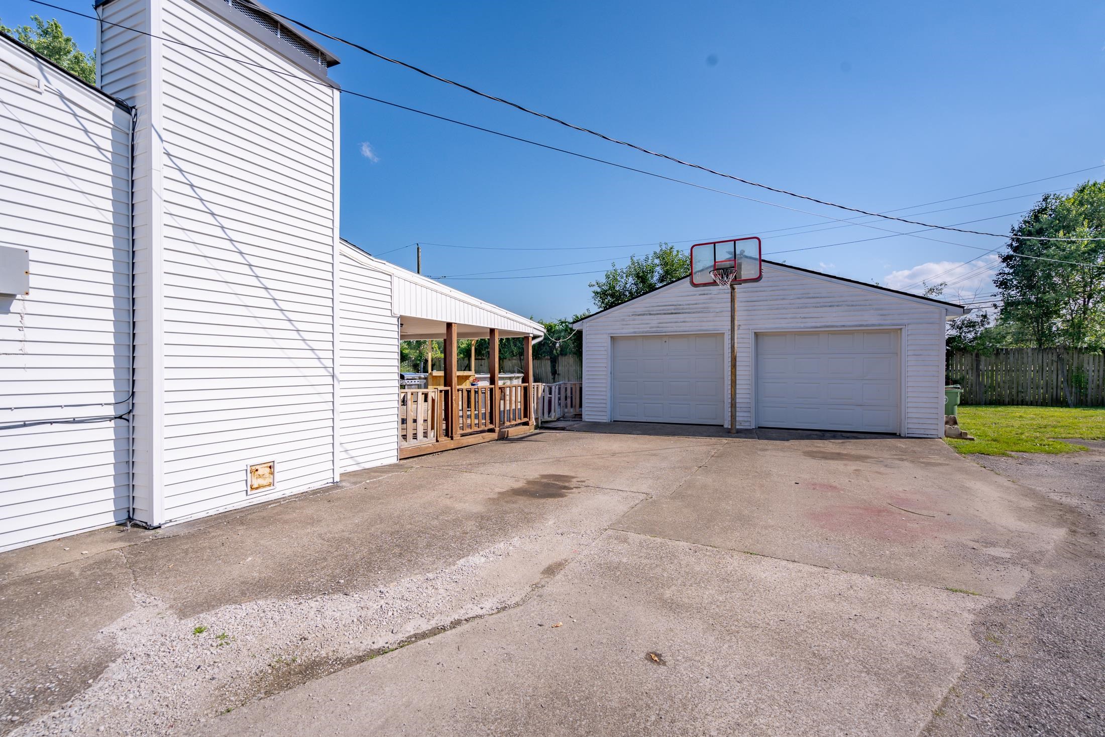 1646 Springdale Drive, Owensboro, Kentucky 42301, 5 Bedrooms Bedrooms, ,2 BathroomsBathrooms,Single Family Residence,For Sale,Springdale Drive,89811