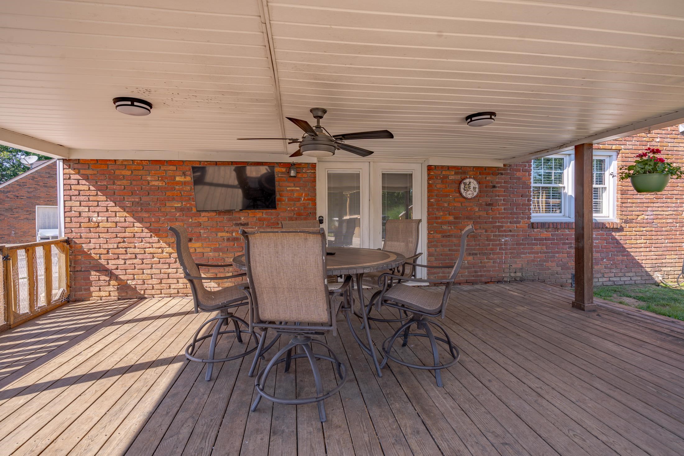 1646 Springdale Drive, Owensboro, Kentucky 42301, 5 Bedrooms Bedrooms, ,2 BathroomsBathrooms,Single Family Residence,For Sale,Springdale Drive,89811
