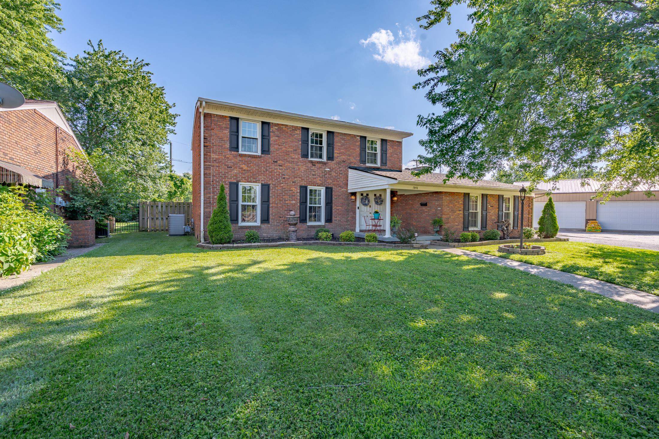 1646 Springdale Drive, Owensboro, Kentucky 42301, 5 Bedrooms Bedrooms, ,2 BathroomsBathrooms,Single Family Residence,For Sale,Springdale Drive,89811