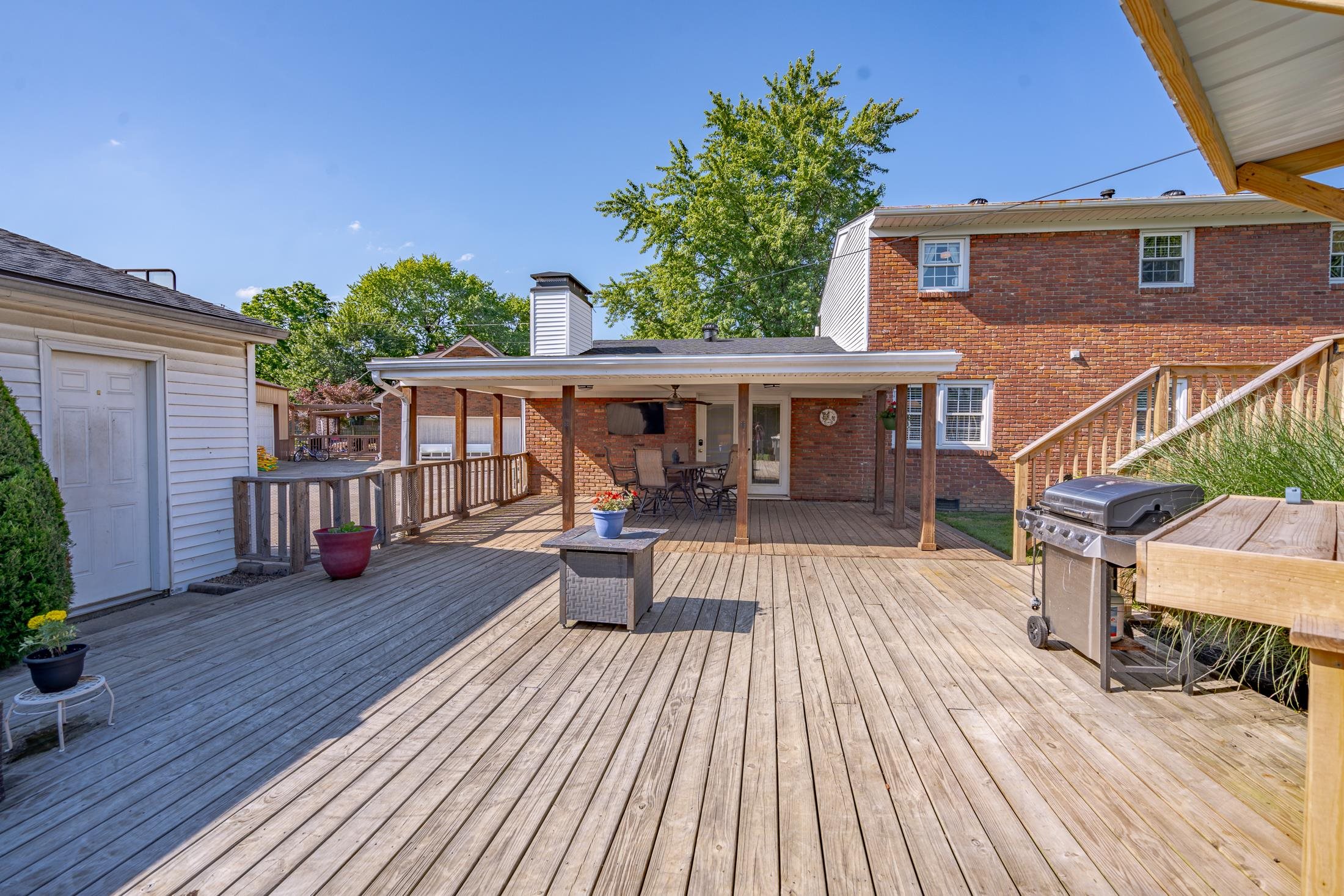1646 Springdale Drive, Owensboro, Kentucky 42301, 5 Bedrooms Bedrooms, ,2 BathroomsBathrooms,Single Family Residence,For Sale,Springdale Drive,89811
