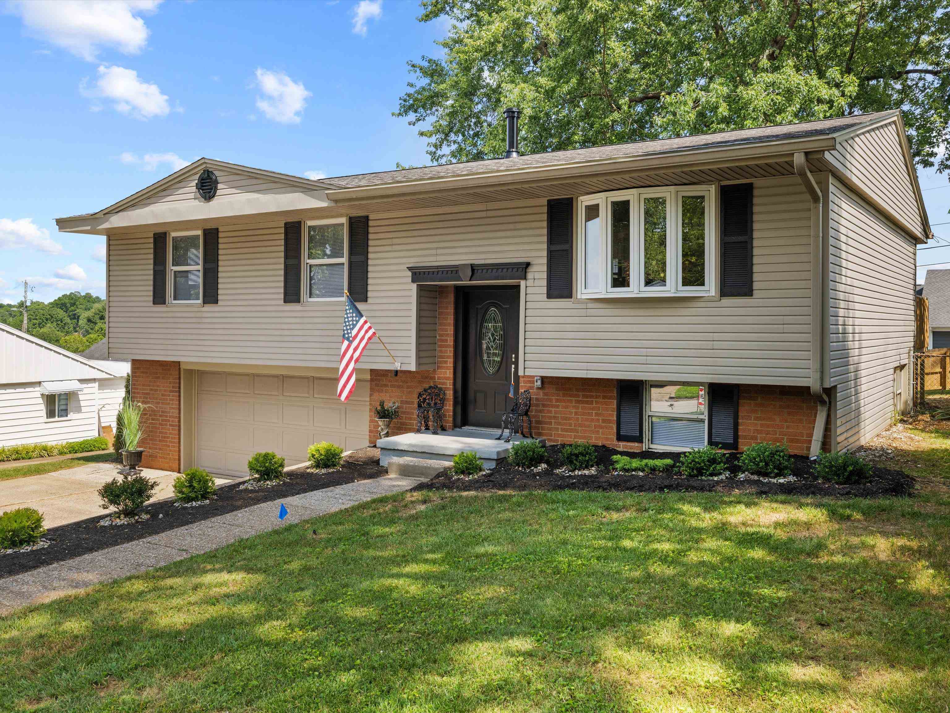 1808 Mt Vernon Drive, Owensboro, Kentucky 42303, 4 Bedrooms Bedrooms, ,2 BathroomsBathrooms,Single Family Residence,For Sale,Mt Vernon Drive,89812