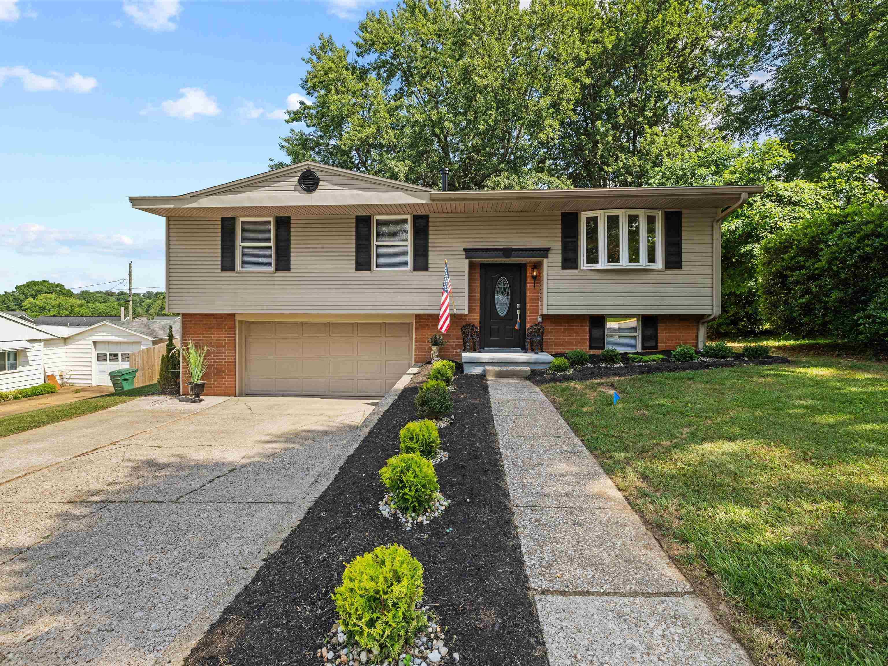 1808 Mt Vernon Drive, Owensboro, Kentucky 42303, 4 Bedrooms Bedrooms, ,2 BathroomsBathrooms,Single Family Residence,For Sale,Mt Vernon Drive,89812