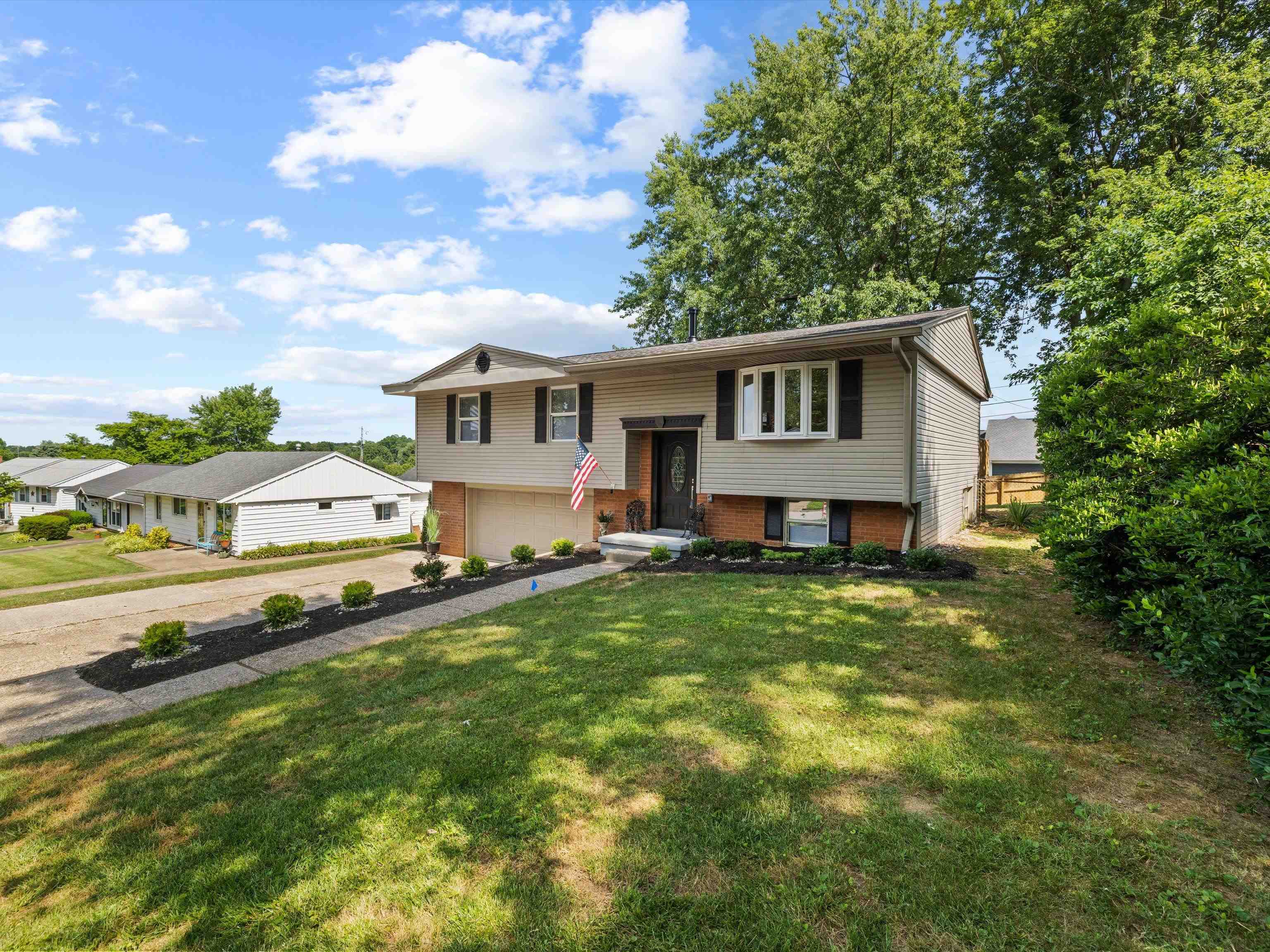 1808 Mt Vernon Drive, Owensboro, Kentucky 42303, 4 Bedrooms Bedrooms, ,2 BathroomsBathrooms,Single Family Residence,For Sale,Mt Vernon Drive,89812