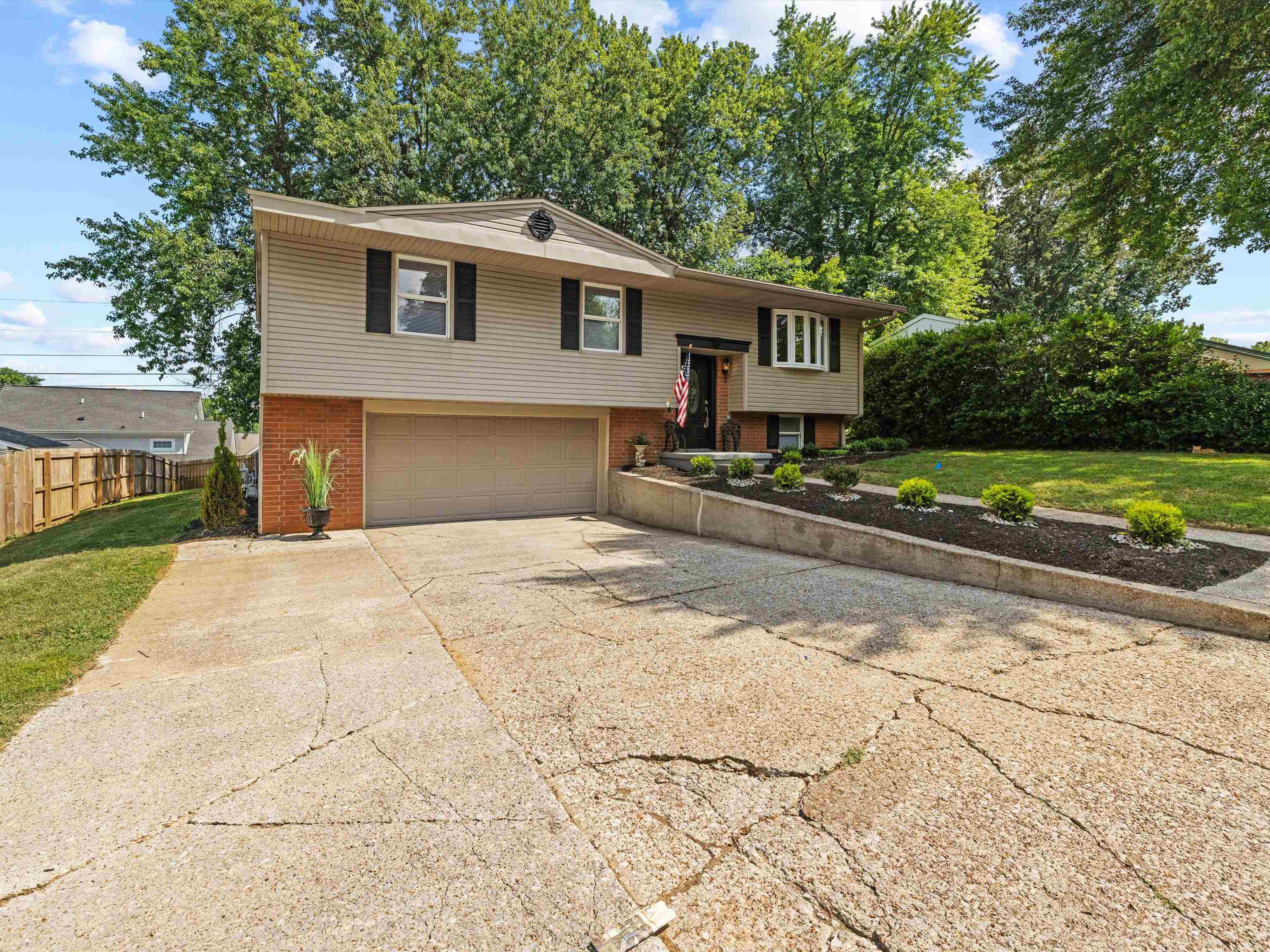 1808 Mt Vernon Drive, Owensboro, Kentucky 42303, 4 Bedrooms Bedrooms, ,2 BathroomsBathrooms,Single Family Residence,For Sale,Mt Vernon Drive,89812