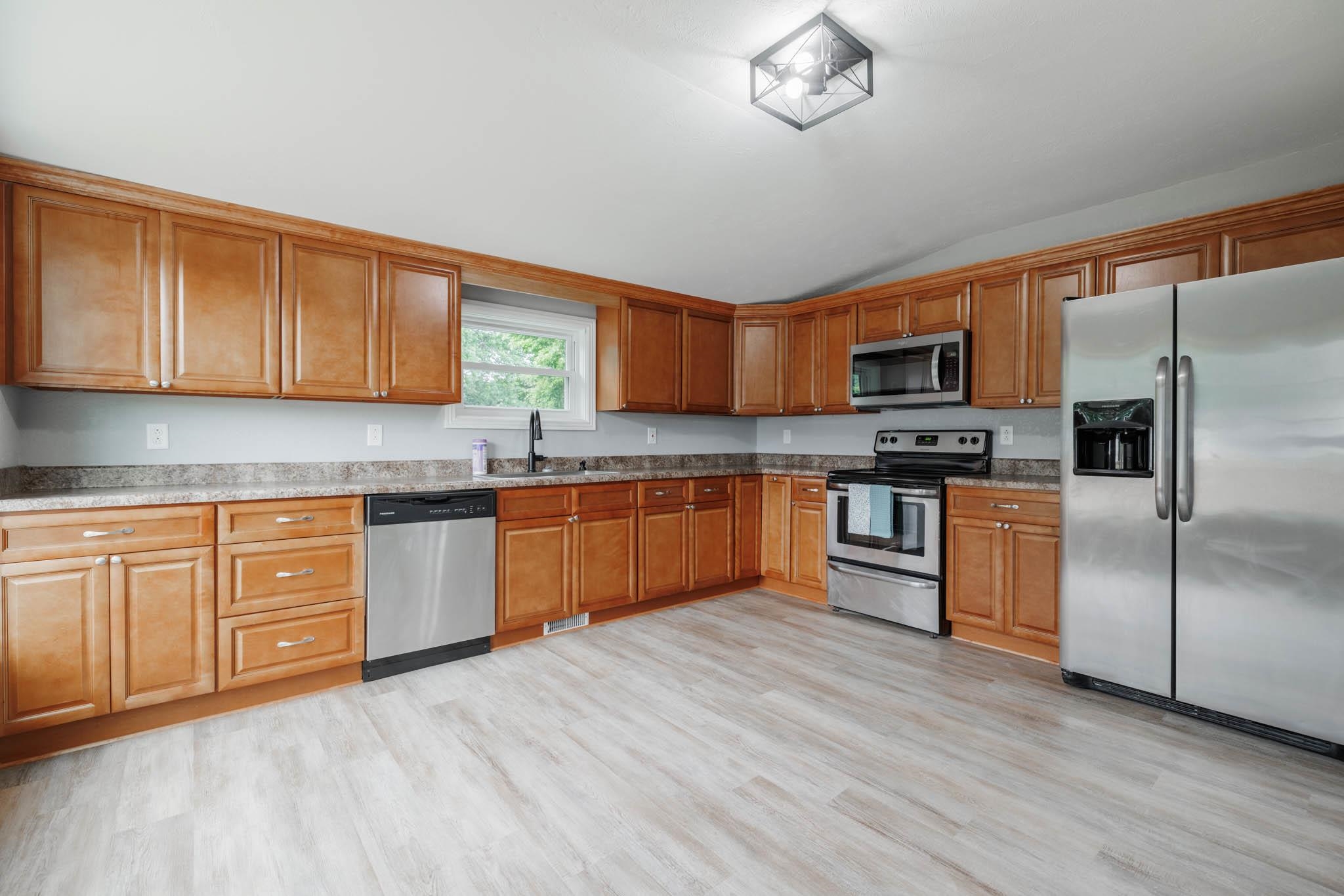 904 12th Street, Owensboro, Kentucky 42301, 2 Bedrooms Bedrooms, ,1 BathroomBathrooms,Single Family Residence,For Sale,12th Street,89813