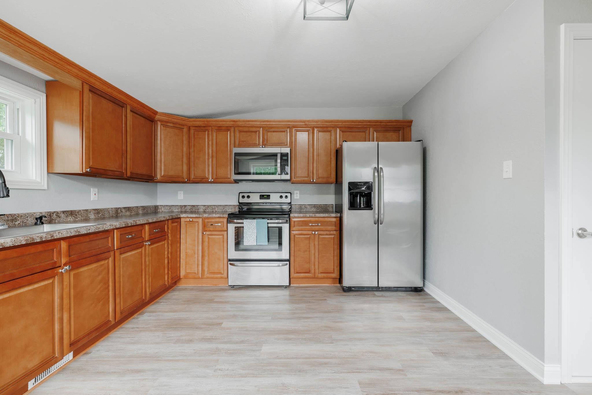904 12th Street, Owensboro, Kentucky 42301, 2 Bedrooms Bedrooms, ,1 BathroomBathrooms,Single Family Residence,For Sale,12th Street,89813