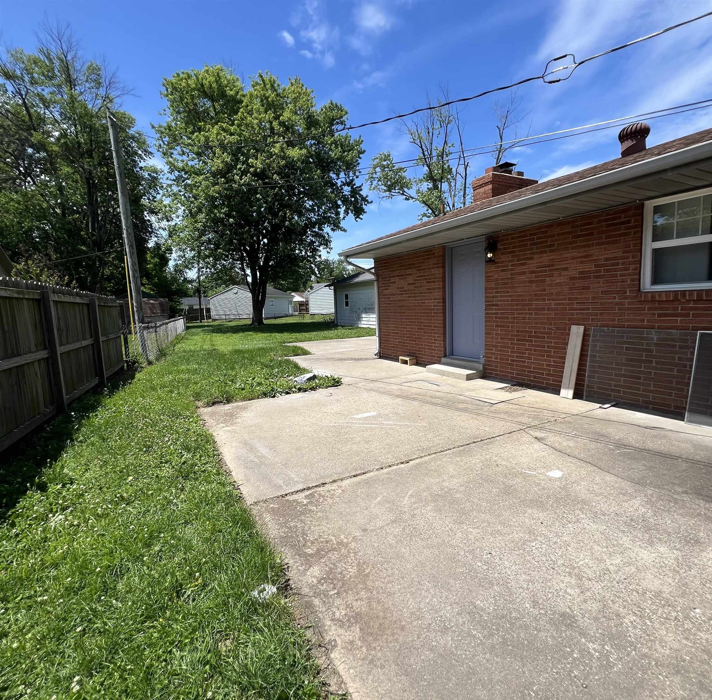 3818 Longfellow Drive, Owensboro, Kentucky 42303, 3 Bedrooms Bedrooms, ,2 BathroomsBathrooms,Single Family Residence,For Sale,Longfellow Drive,89816