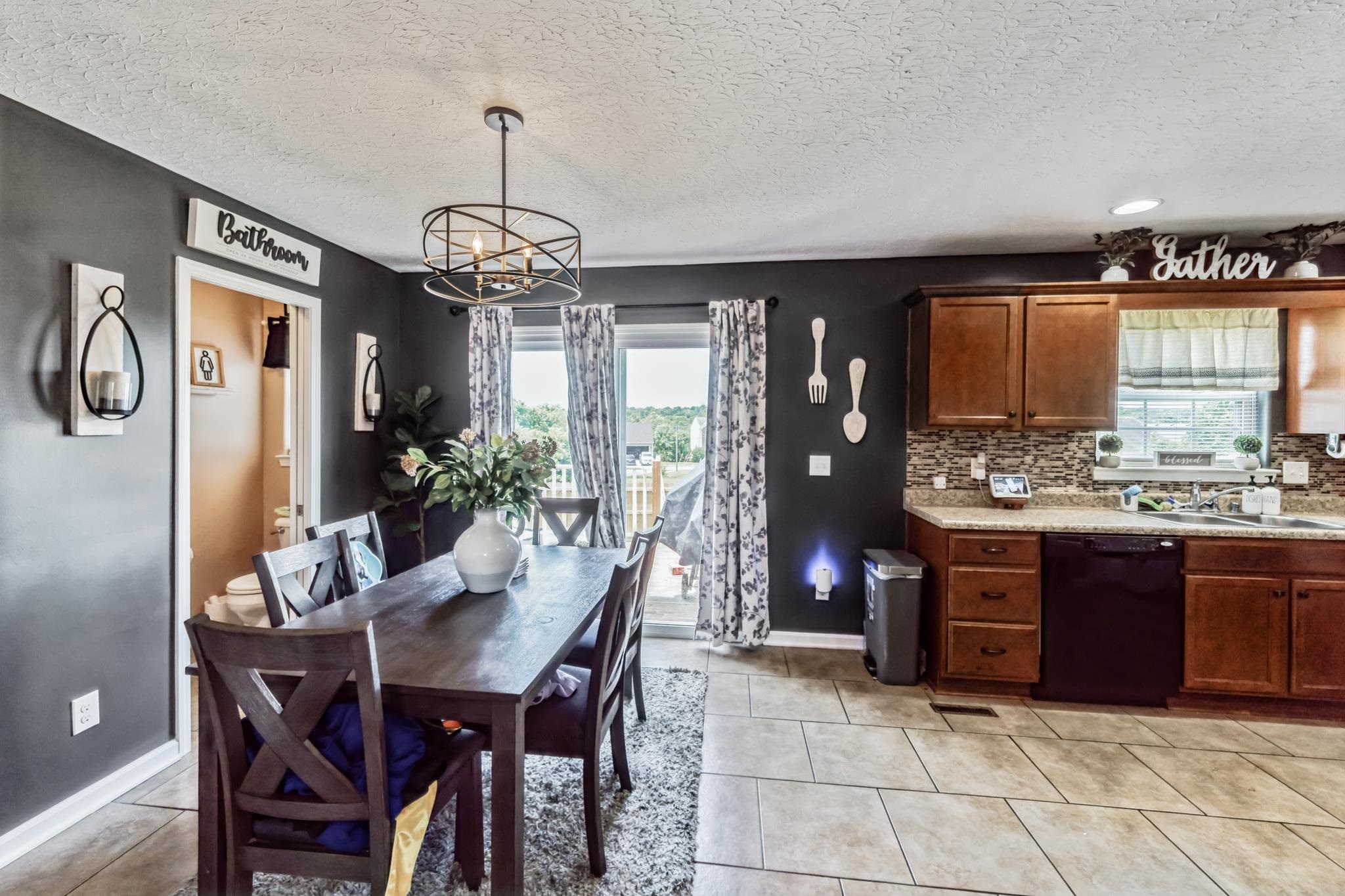 4991 Woodland Dr, Radcliff, Kentucky 40160, 4 Bedrooms Bedrooms, ,3 BathroomsBathrooms,Single Family Residence,For Sale,Woodland Dr,89817