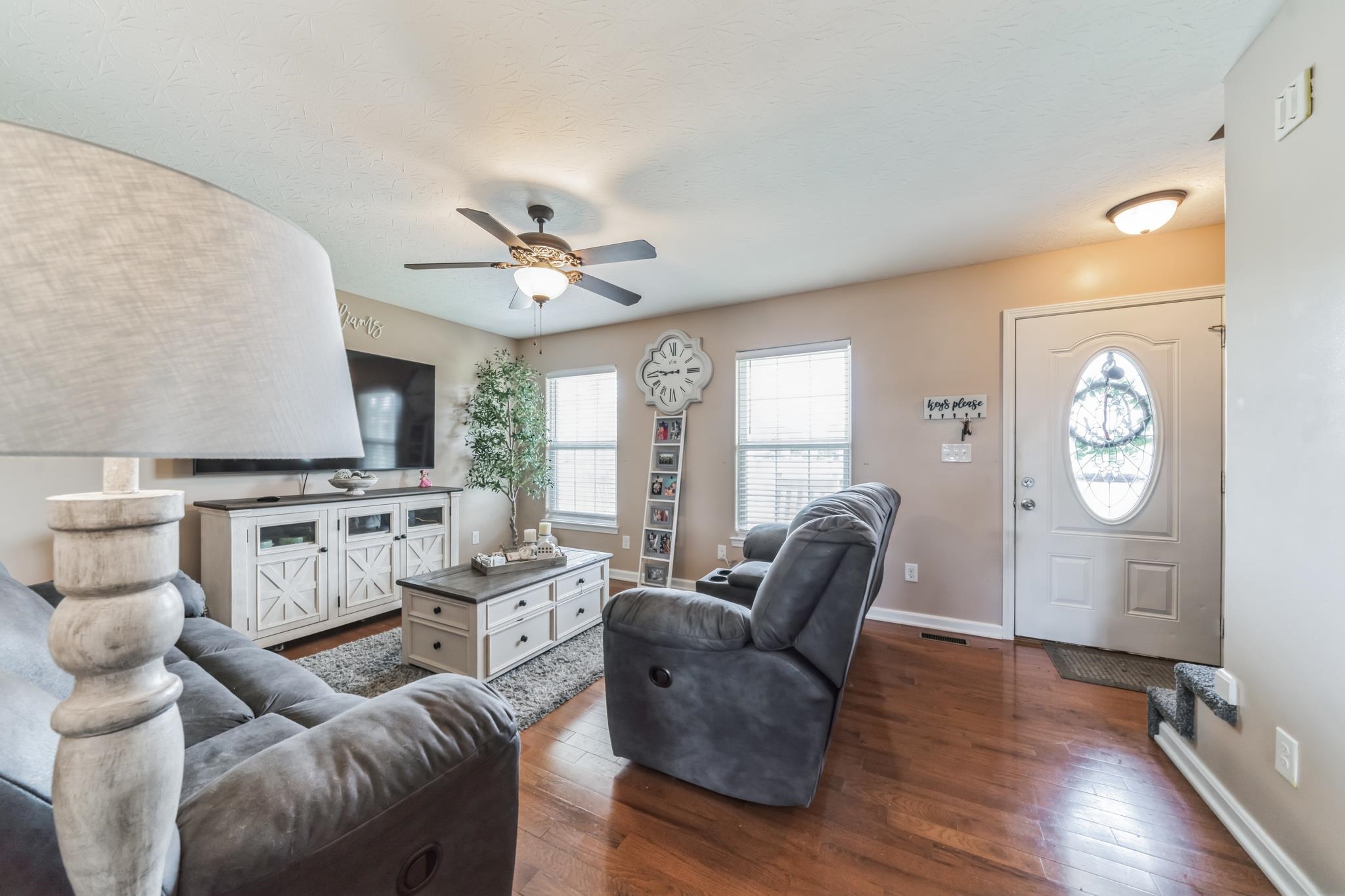 4991 Woodland Dr, Radcliff, Kentucky 40160, 4 Bedrooms Bedrooms, ,3 BathroomsBathrooms,Single Family Residence,For Sale,Woodland Dr,89817