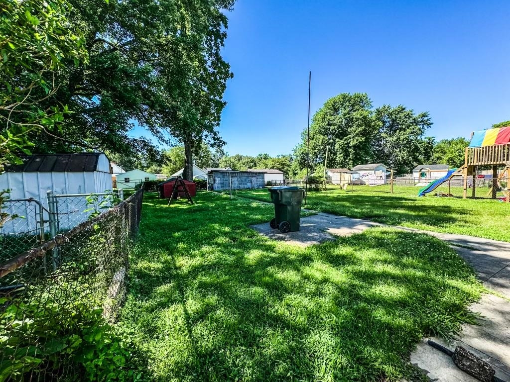 816 W 12th Street, Owensboro, Kentucky 42301, 3 Bedrooms Bedrooms, ,1 BathroomBathrooms,Single Family Residence,For Sale,W 12th Street,89818