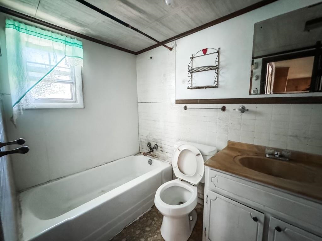 816 W 12th Street, Owensboro, Kentucky 42301, 3 Bedrooms Bedrooms, ,1 BathroomBathrooms,Single Family Residence,For Sale,W 12th Street,89818