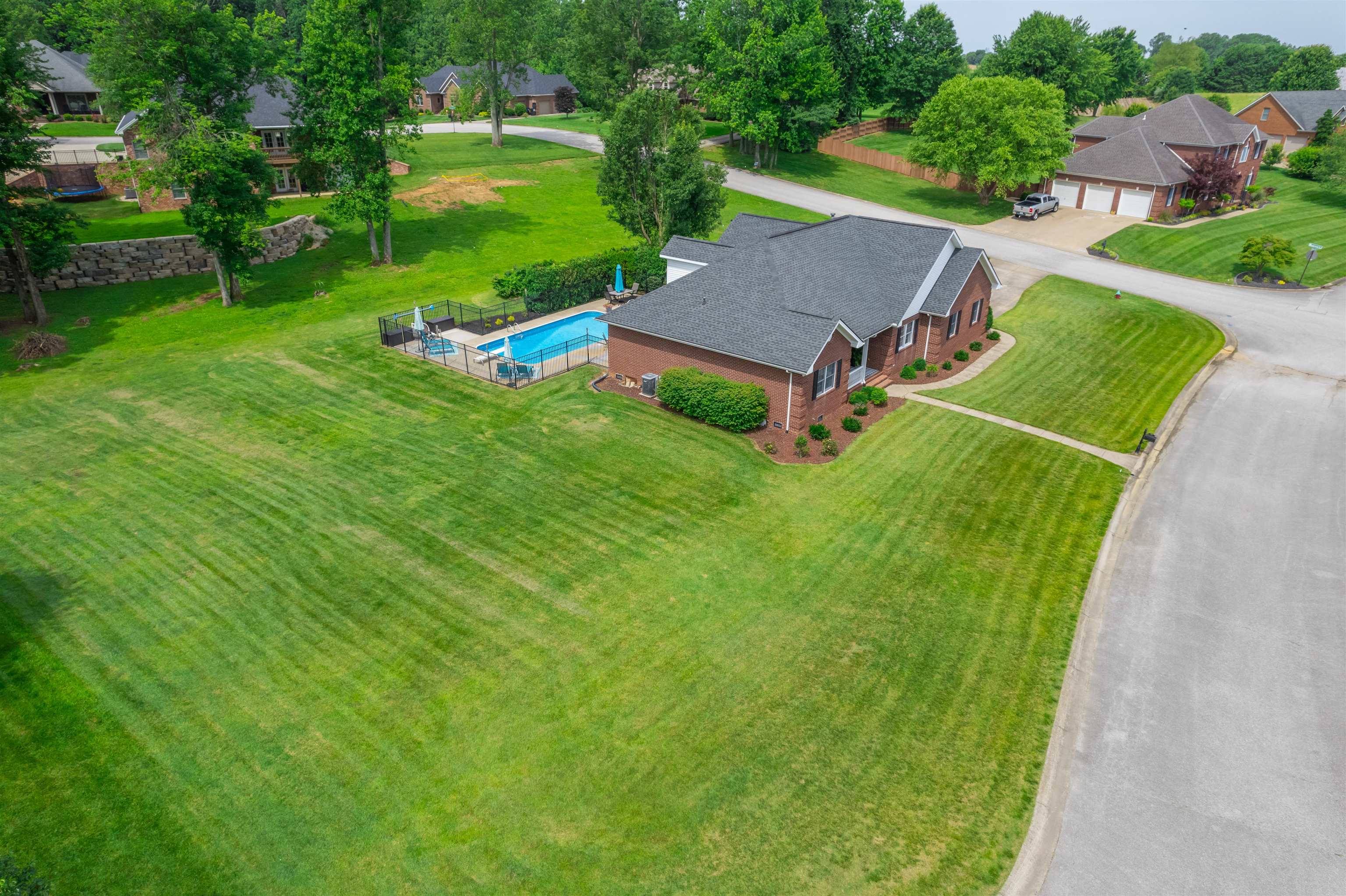 6140 Stanford Ct, Owensboro, Kentucky 42303, 4 Bedrooms Bedrooms, ,3 BathroomsBathrooms,Ranch,For Sale,6140 Stanford Ct,89819