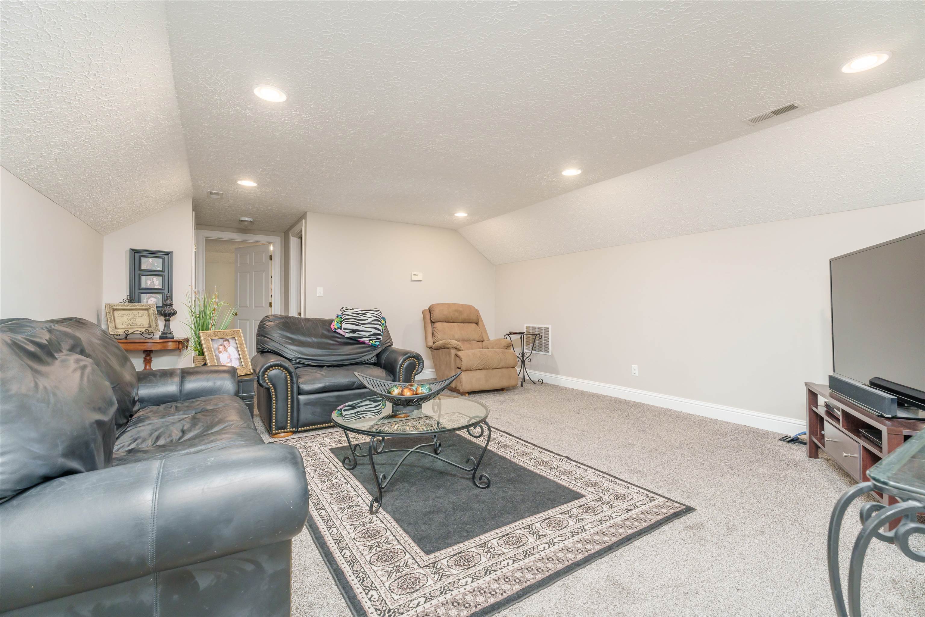 6140 Stanford Ct, Owensboro, Kentucky 42303, 4 Bedrooms Bedrooms, ,3 BathroomsBathrooms,Ranch,For Sale,6140 Stanford Ct,89819