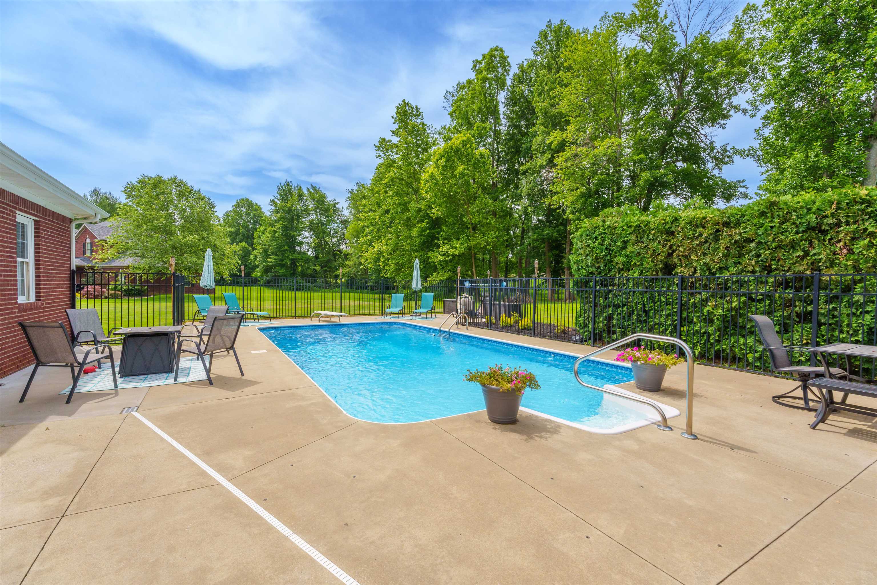 6140 Stanford Ct, Owensboro, Kentucky 42303, 4 Bedrooms Bedrooms, ,3 BathroomsBathrooms,Ranch,For Sale,6140 Stanford Ct,89819
