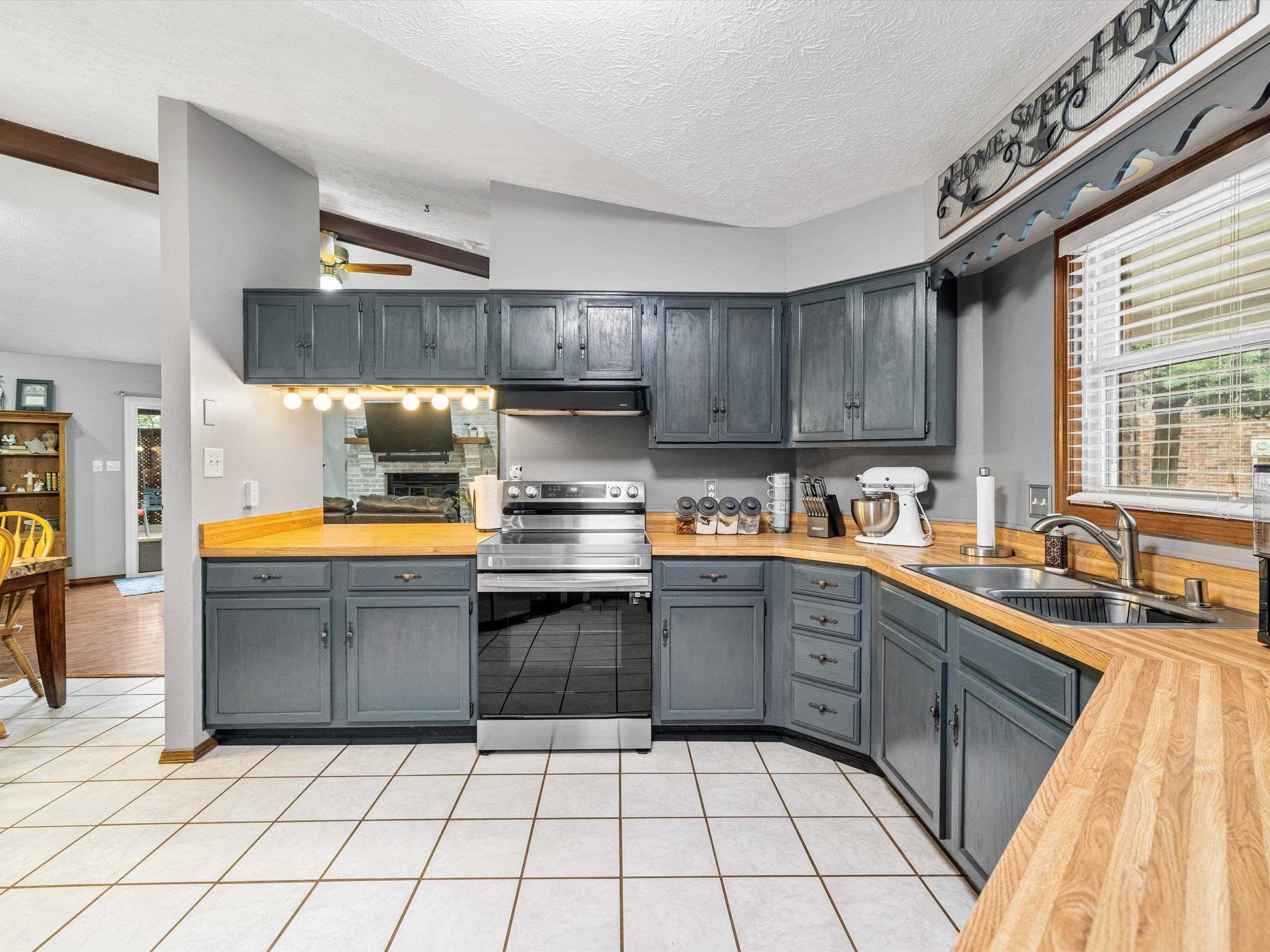 3419 Man O War Loop S, Owensboro, Kentucky 42303, 3 Bedrooms Bedrooms, ,2 BathroomsBathrooms,Single Family Residence,For Sale,Man O War Loop S,89820