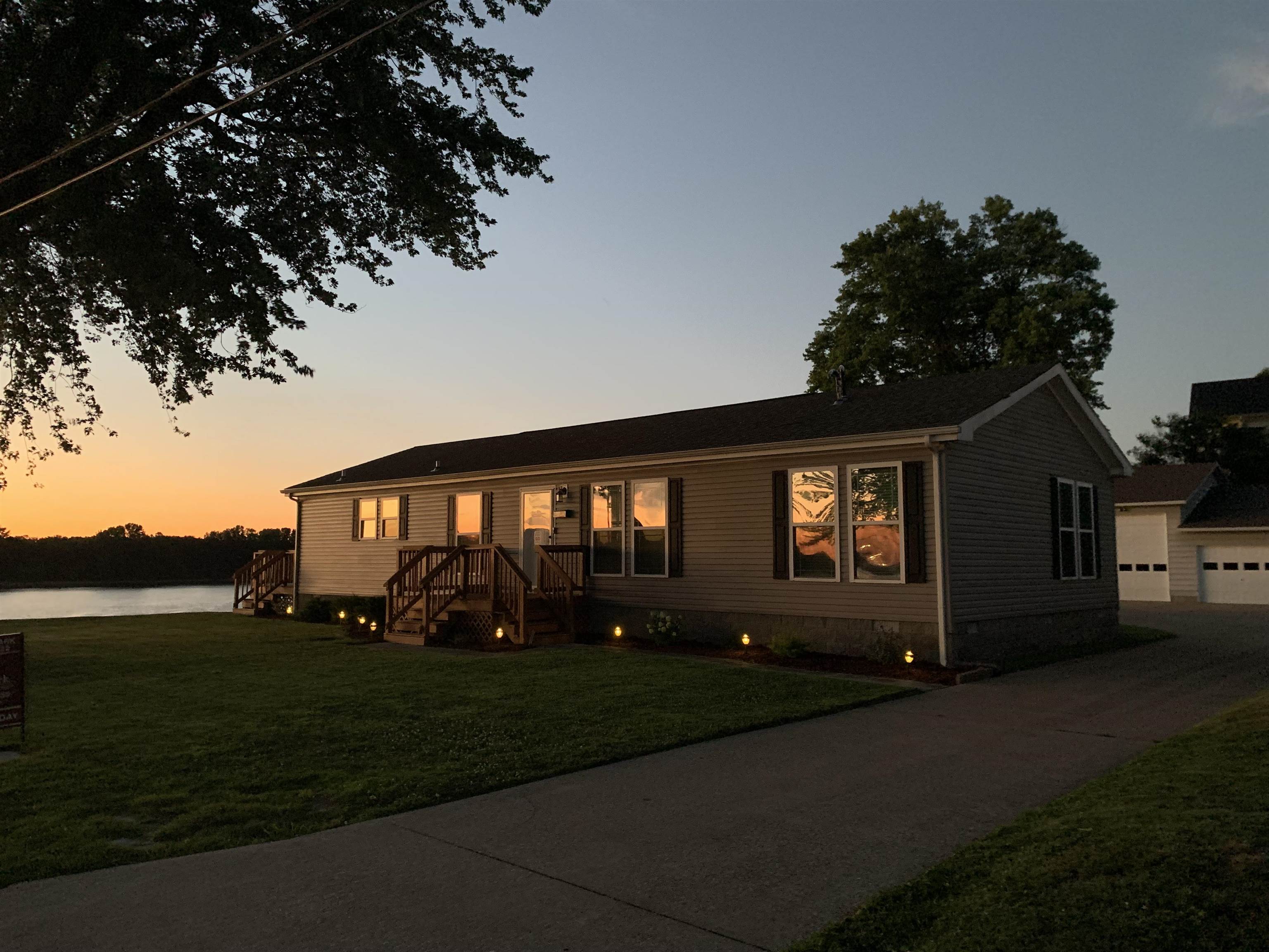 209 Hubert Court, Owensboro, Kentucky 42303, 3 Bedrooms Bedrooms, ,2 BathroomsBathrooms,Single Family Residence,For Sale,Hubert Court,89822