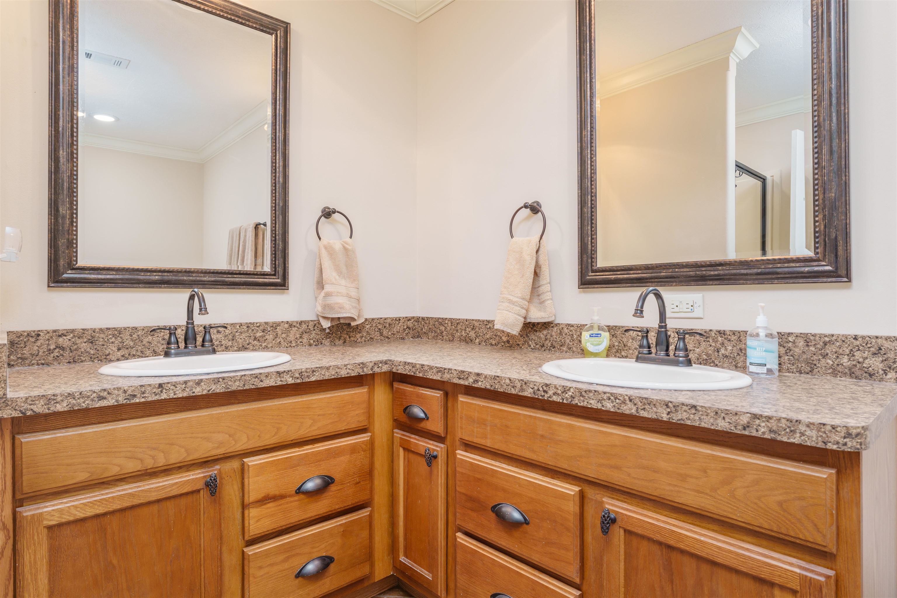 209 Hubert Court, Owensboro, Kentucky 42303, 3 Bedrooms Bedrooms, ,2 BathroomsBathrooms,Single Family Residence,For Sale,Hubert Court,89822