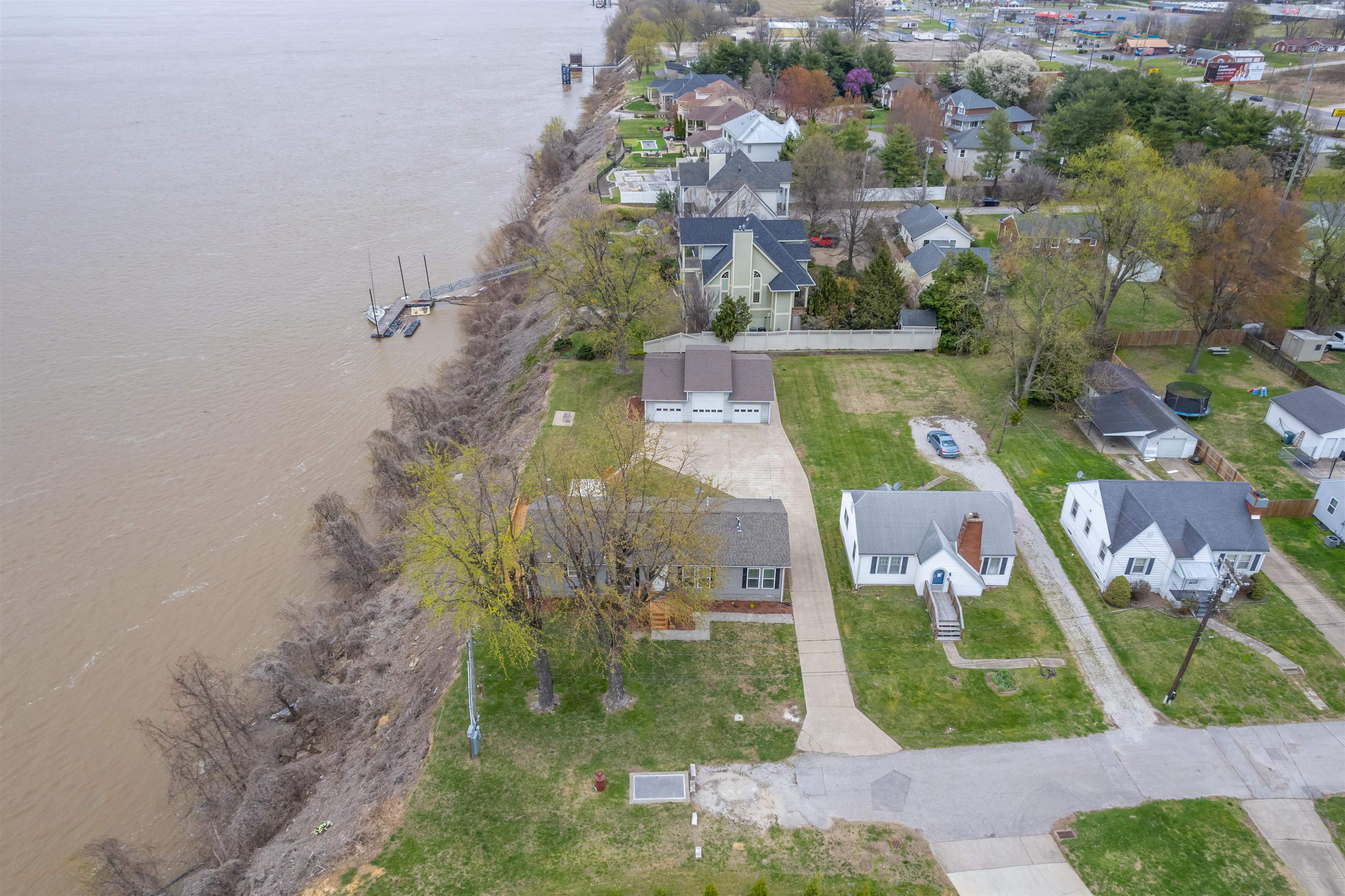 209 Hubert Court, Owensboro, Kentucky 42303, 3 Bedrooms Bedrooms, ,2 BathroomsBathrooms,Single Family Residence,For Sale,Hubert Court,89822