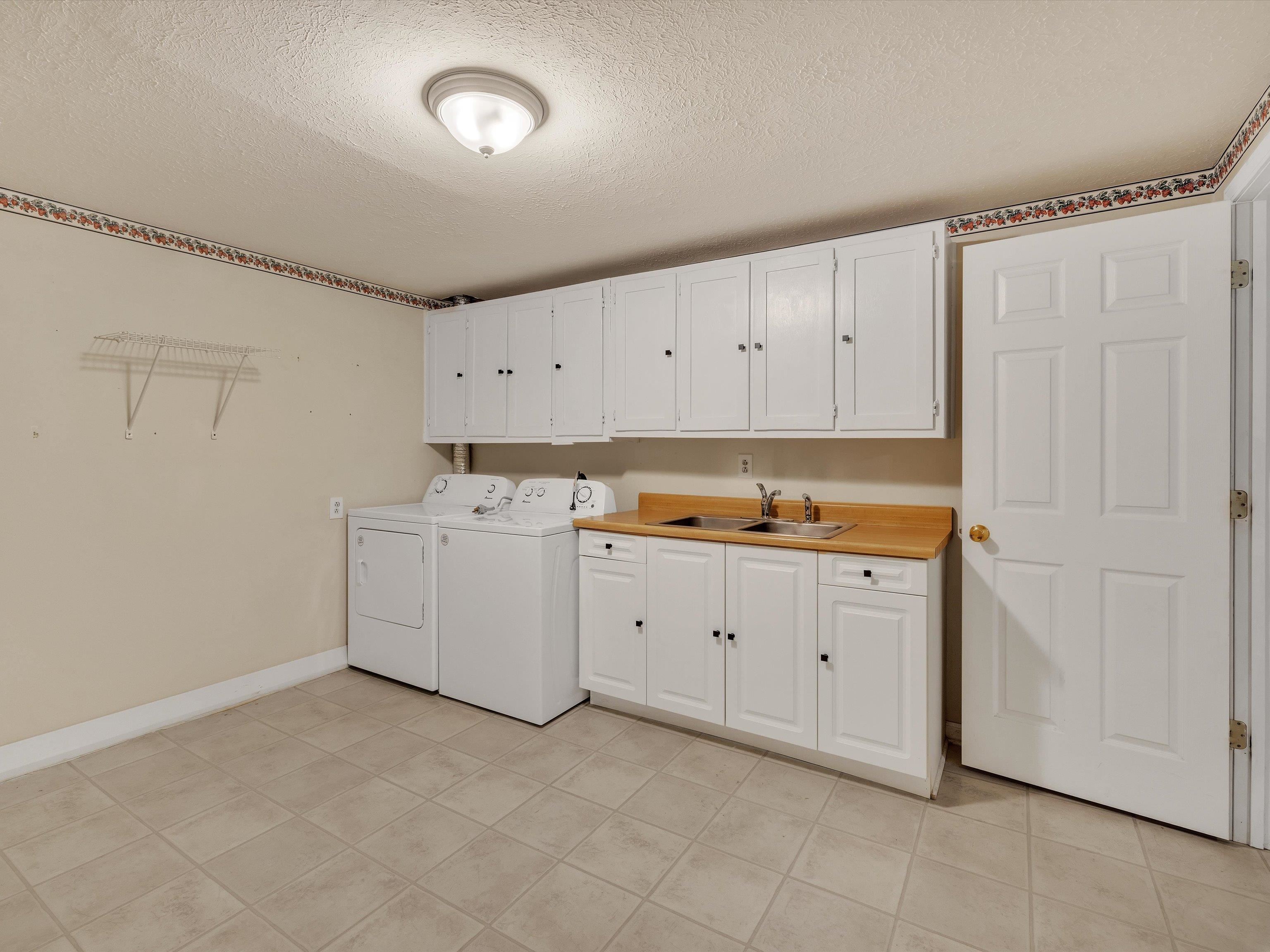 560 Allen Ln, Centertown, Kentucky 42328, 3 Bedrooms Bedrooms, ,2 BathroomsBathrooms,Single Family Residence,For Sale,Allen Ln,89824