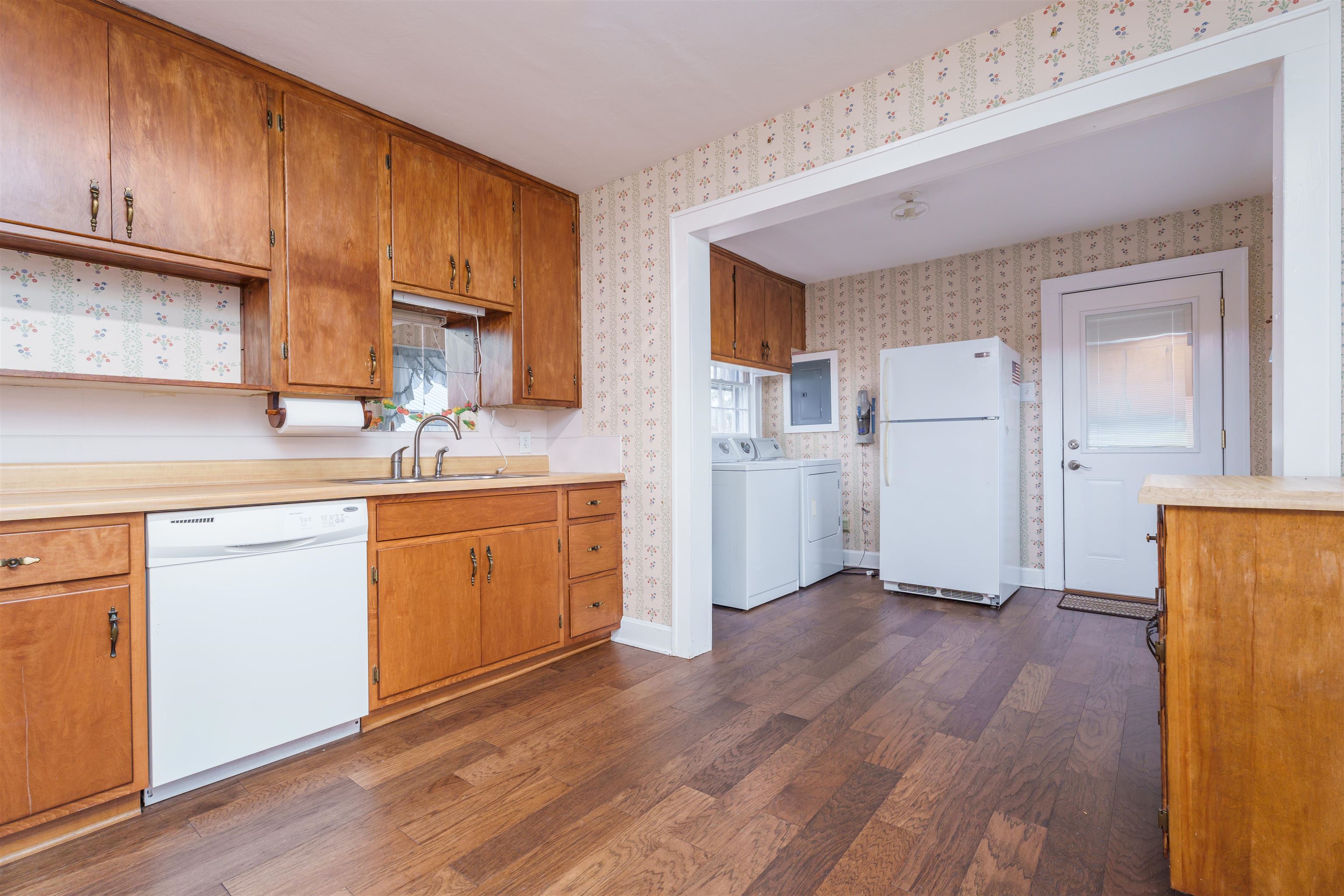 105 Legion Blvd E, Owensboro, Kentucky 42303, 2 Bedrooms Bedrooms, ,1 BathroomBathrooms,Single Family Residence,For Sale,Legion Blvd E,89830