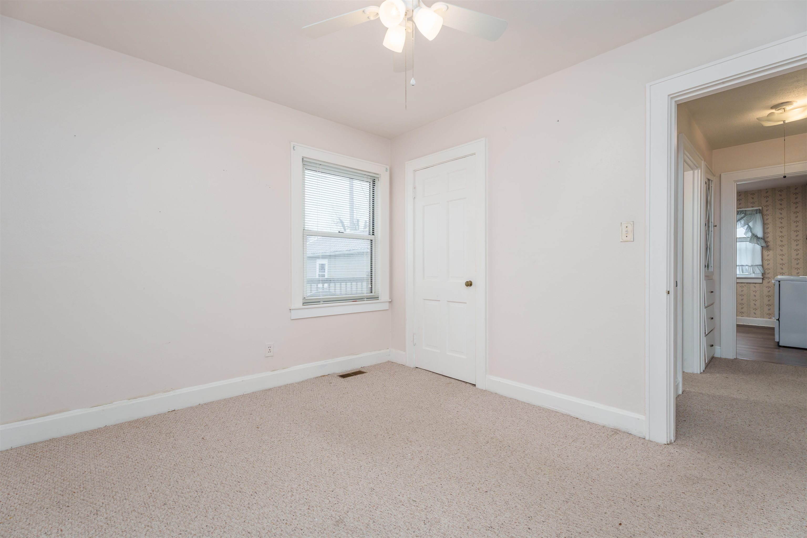 105 Legion Blvd E, Owensboro, Kentucky 42303, 2 Bedrooms Bedrooms, ,1 BathroomBathrooms,Single Family Residence,For Sale,Legion Blvd E,89830