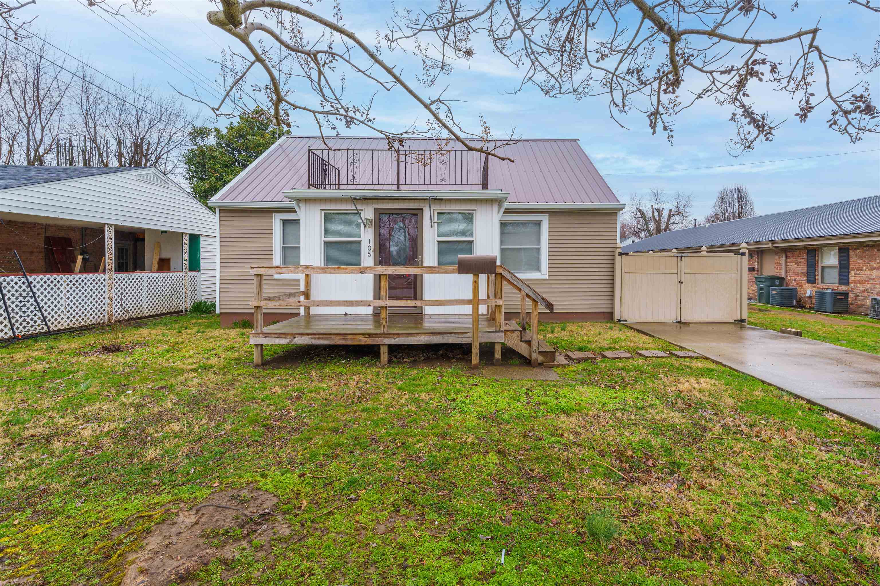 105 Legion Blvd E, Owensboro, Kentucky 42303, 2 Bedrooms Bedrooms, ,1 BathroomBathrooms,Single Family Residence,For Sale,Legion Blvd E,89830