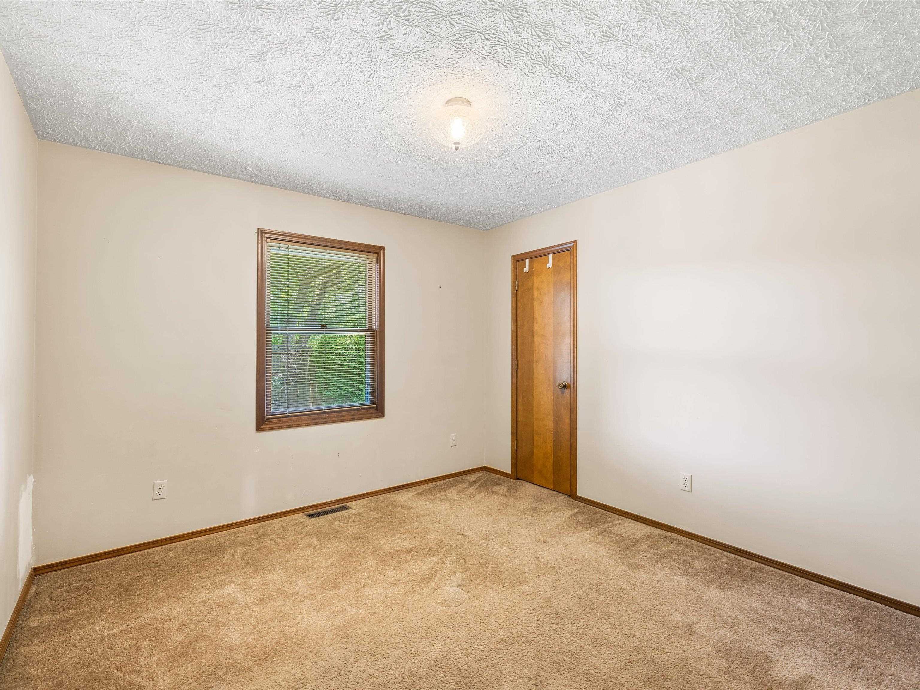 3552 Bold Forbes Way, Owensboro, Kentucky 42303-2415, 3 Bedrooms Bedrooms, ,2 BathroomsBathrooms,Single Family Residence,For Sale,Bold Forbes Way,89835