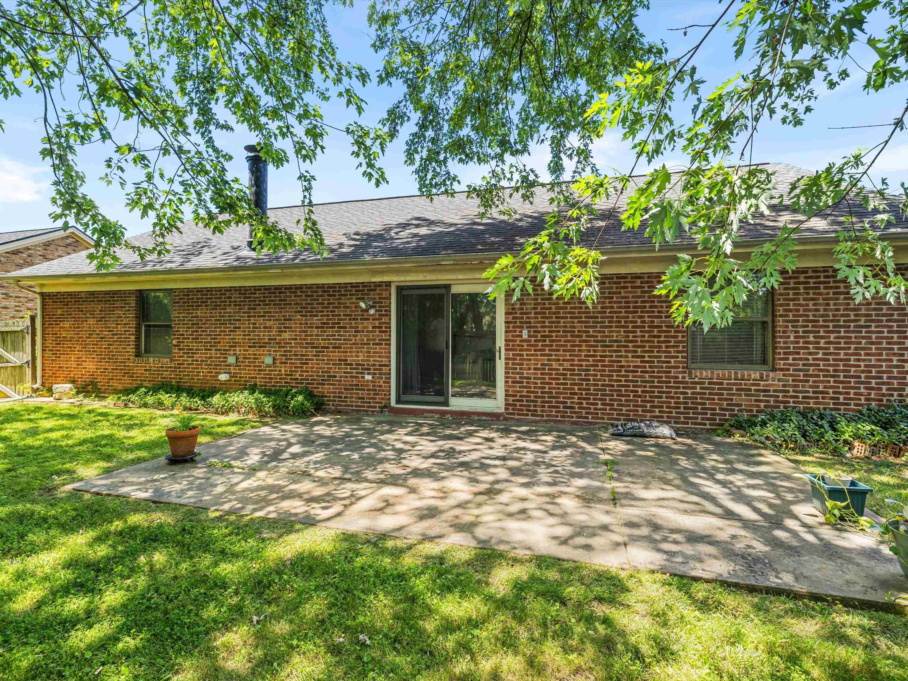 3552 Bold Forbes Way, Owensboro, Kentucky 42303-2415, 3 Bedrooms Bedrooms, ,2 BathroomsBathrooms,Single Family Residence,For Sale,Bold Forbes Way,89835