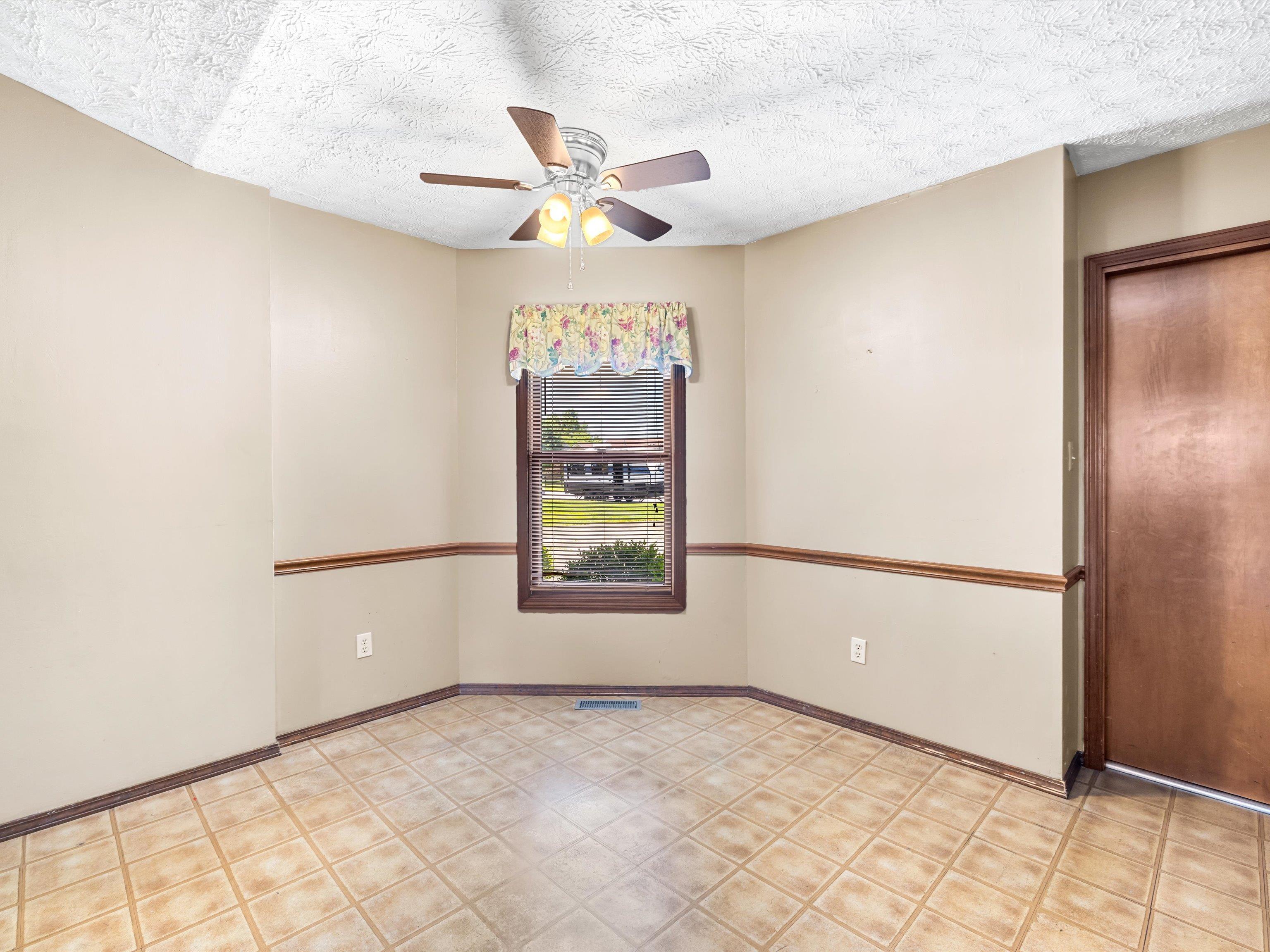 3552 Bold Forbes Way, Owensboro, Kentucky 42303-2415, 3 Bedrooms Bedrooms, ,2 BathroomsBathrooms,Single Family Residence,For Sale,Bold Forbes Way,89835