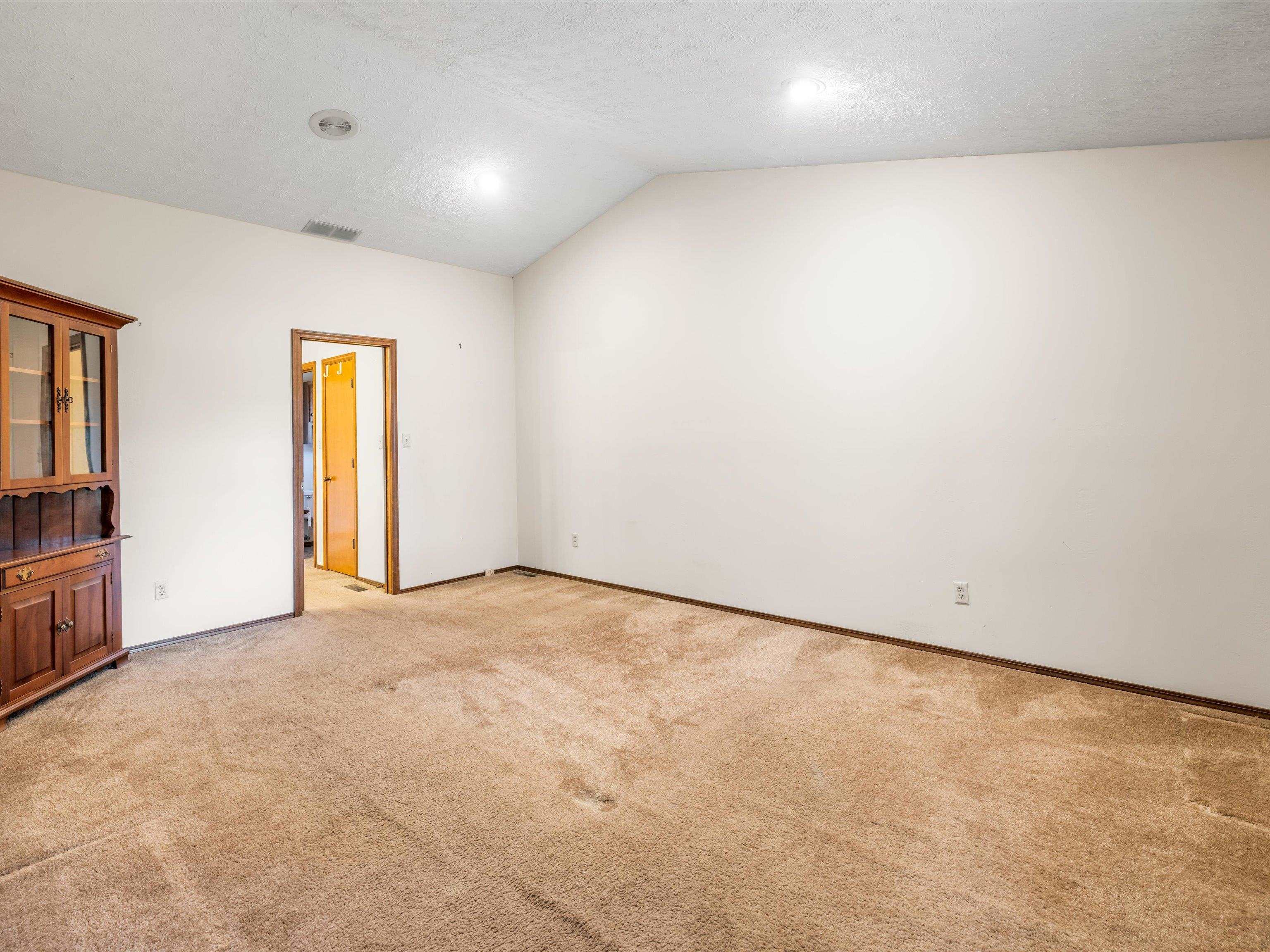 3552 Bold Forbes Way, Owensboro, Kentucky 42303-2415, 3 Bedrooms Bedrooms, ,2 BathroomsBathrooms,Single Family Residence,For Sale,Bold Forbes Way,89835