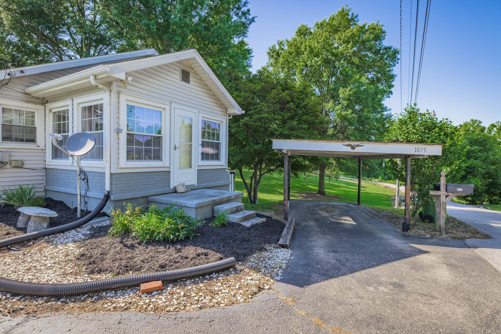 1075 Madison Street, Hawesville, Kentucky 42348, 3 Bedrooms Bedrooms, ,2 BathroomsBathrooms,Single Family Residence,For Sale,Madison Street,89836