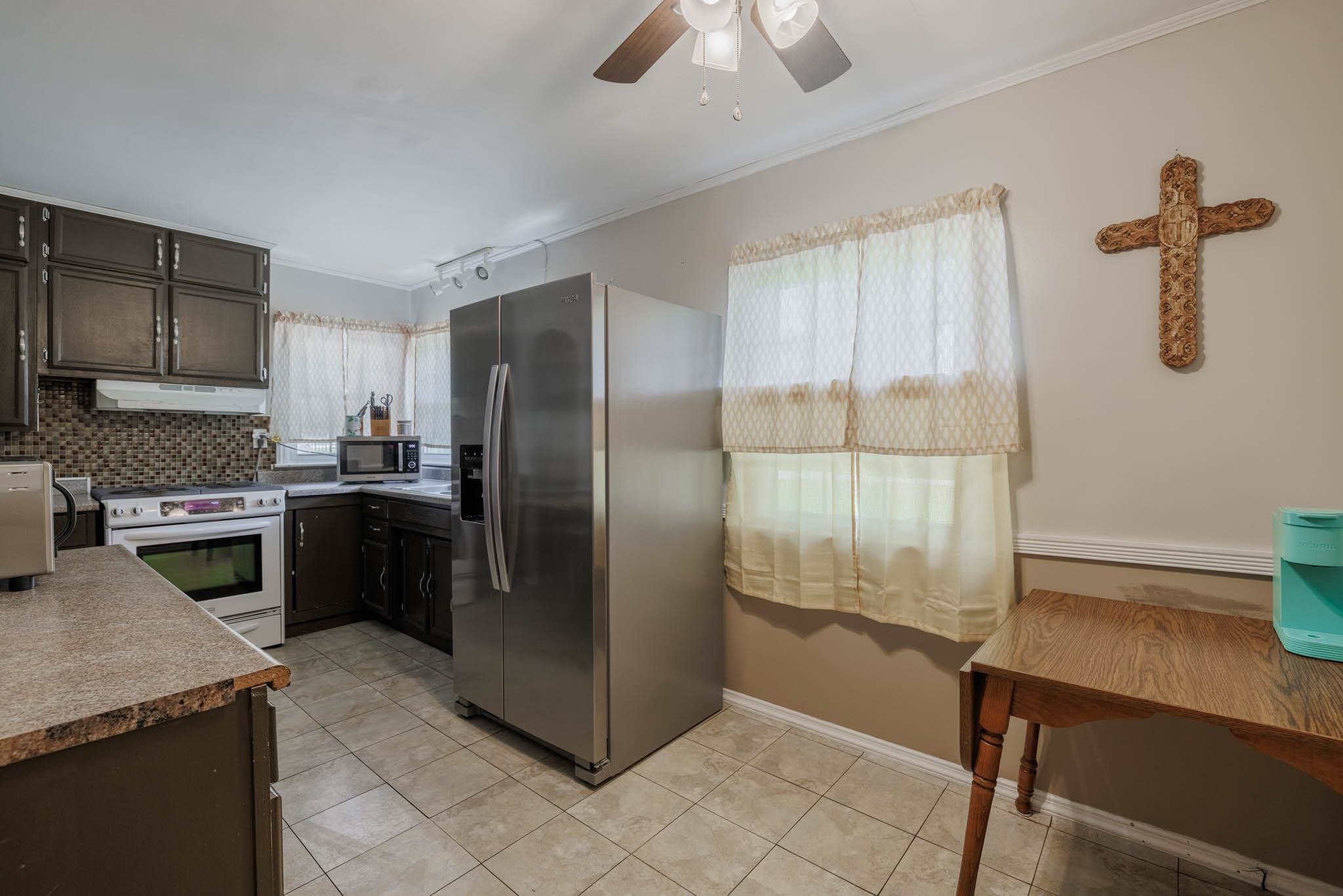 1075 Madison Street, Hawesville, Kentucky 42348, 3 Bedrooms Bedrooms, ,2 BathroomsBathrooms,Single Family Residence,For Sale,Madison Street,89836