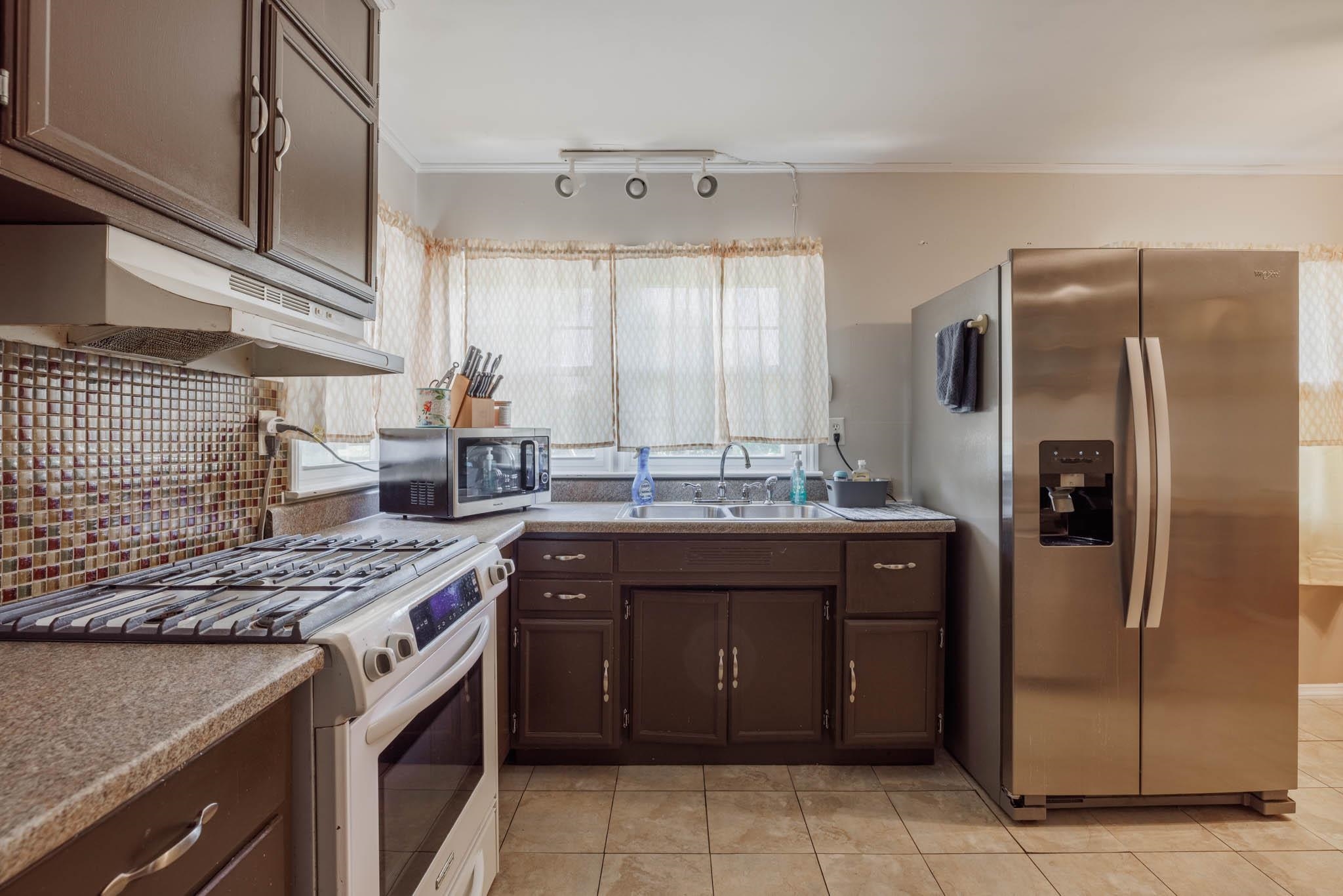 1075 Madison Street, Hawesville, Kentucky 42348, 3 Bedrooms Bedrooms, ,2 BathroomsBathrooms,Single Family Residence,For Sale,Madison Street,89836