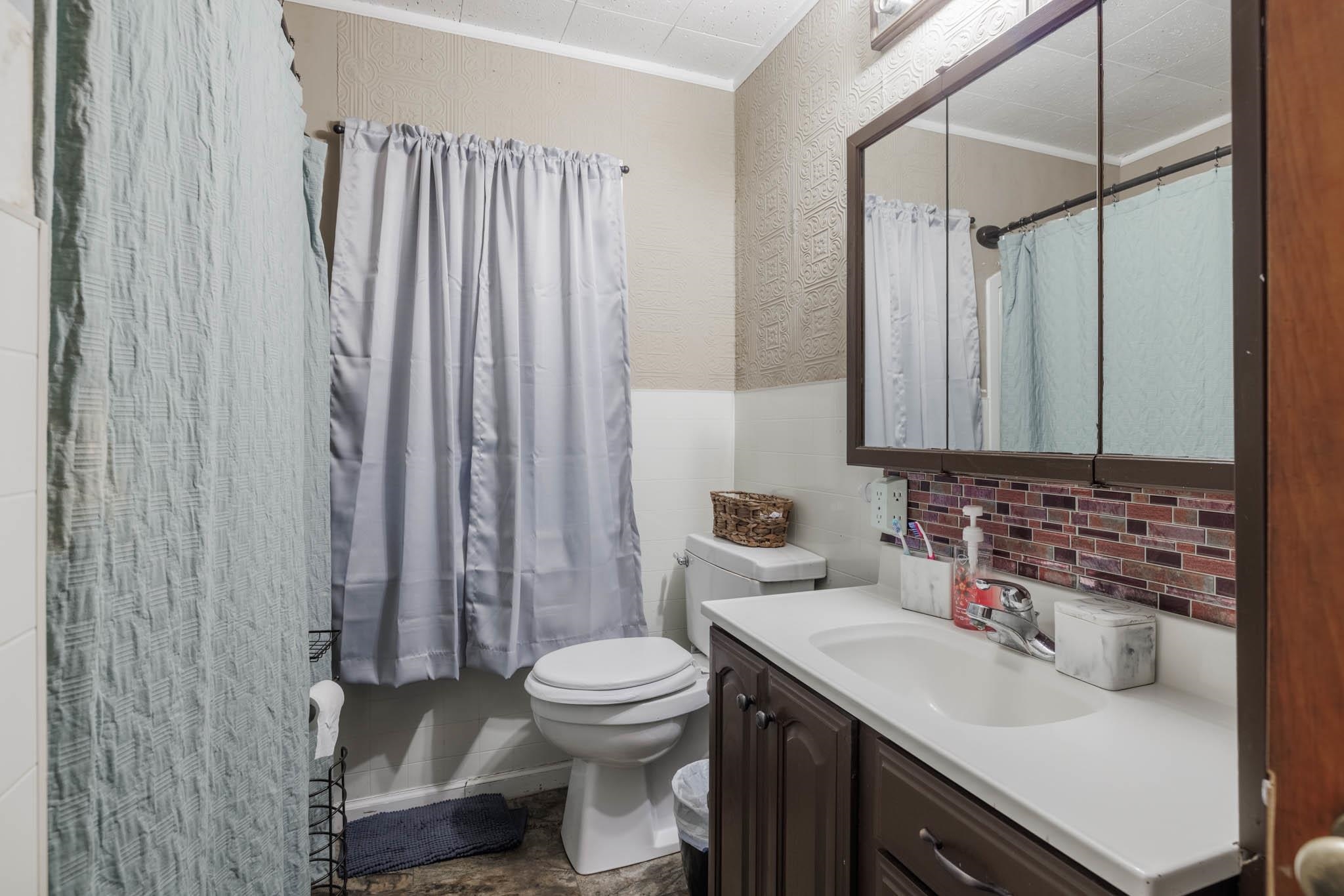 1075 Madison Street, Hawesville, Kentucky 42348, 3 Bedrooms Bedrooms, ,2 BathroomsBathrooms,Single Family Residence,For Sale,Madison Street,89836