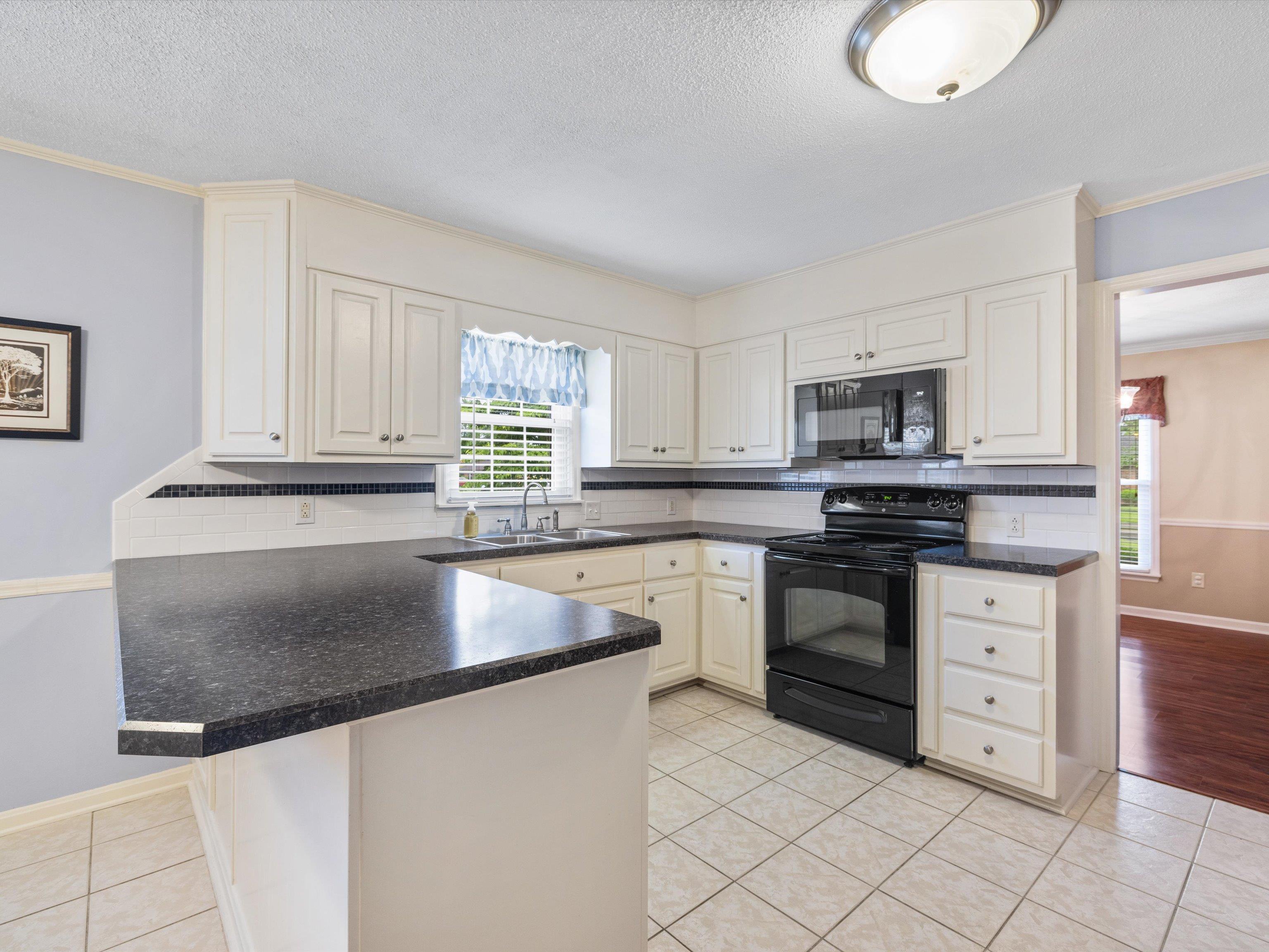 1513 Tamarack Road, Owensboro, Kentucky 42301, 3 Bedrooms Bedrooms, ,2 BathroomsBathrooms,Single Family Residence,For Sale,Tamarack Road,89838