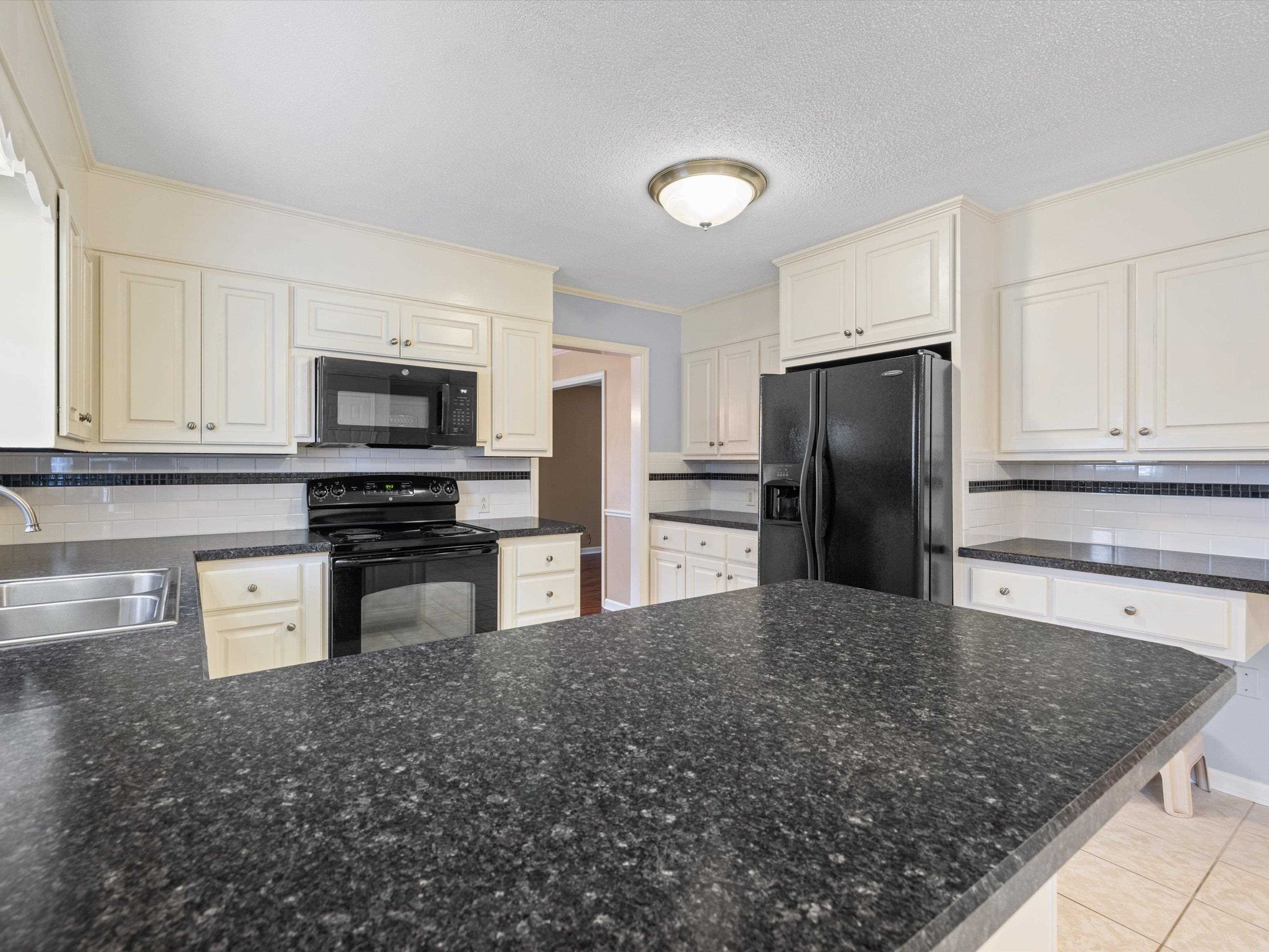 1513 Tamarack Road, Owensboro, Kentucky 42301, 3 Bedrooms Bedrooms, ,2 BathroomsBathrooms,Single Family Residence,For Sale,Tamarack Road,89838