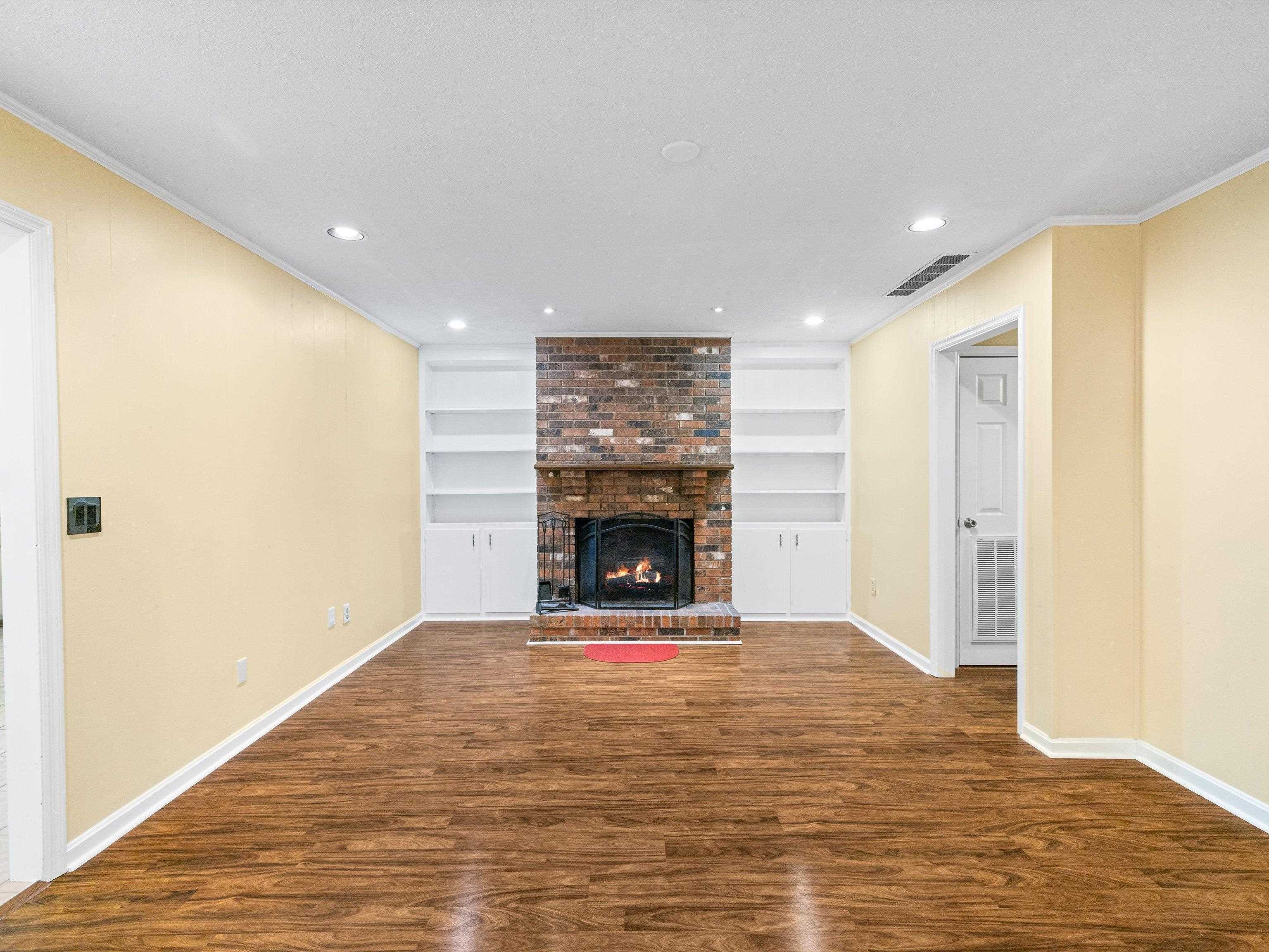 1513 Tamarack Road, Owensboro, Kentucky 42301, 3 Bedrooms Bedrooms, ,2 BathroomsBathrooms,Single Family Residence,For Sale,Tamarack Road,89838
