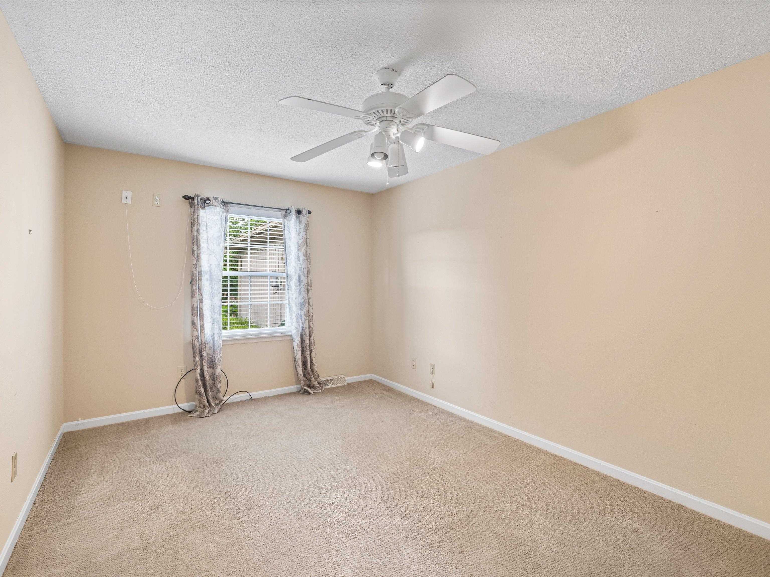 1513 Tamarack Road, Owensboro, Kentucky 42301, 3 Bedrooms Bedrooms, ,2 BathroomsBathrooms,Single Family Residence,For Sale,Tamarack Road,89838