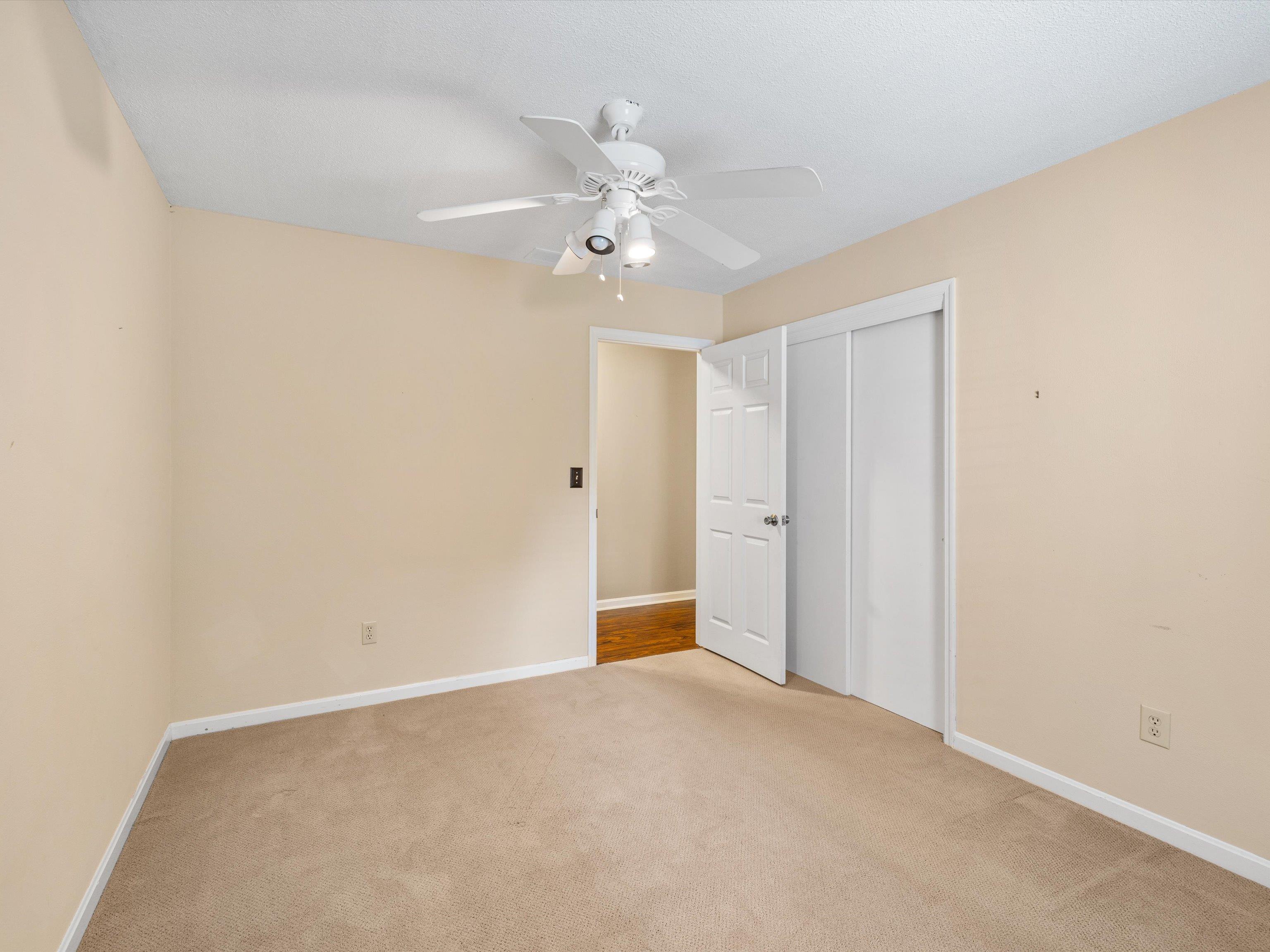 1513 Tamarack Road, Owensboro, Kentucky 42301, 3 Bedrooms Bedrooms, ,2 BathroomsBathrooms,Single Family Residence,For Sale,Tamarack Road,89838
