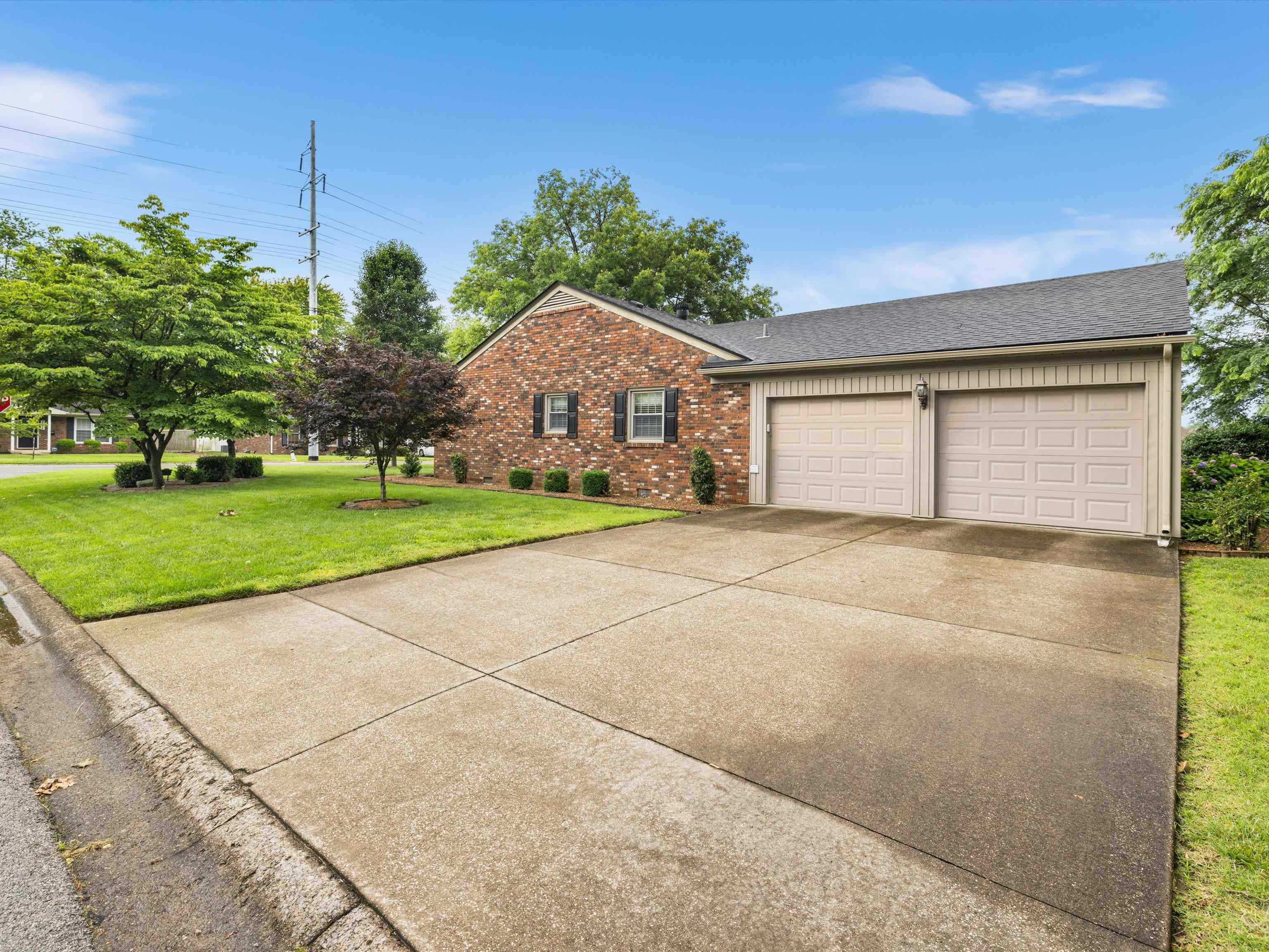 1513 Tamarack Road, Owensboro, Kentucky 42301, 3 Bedrooms Bedrooms, ,2 BathroomsBathrooms,Single Family Residence,For Sale,Tamarack Road,89838