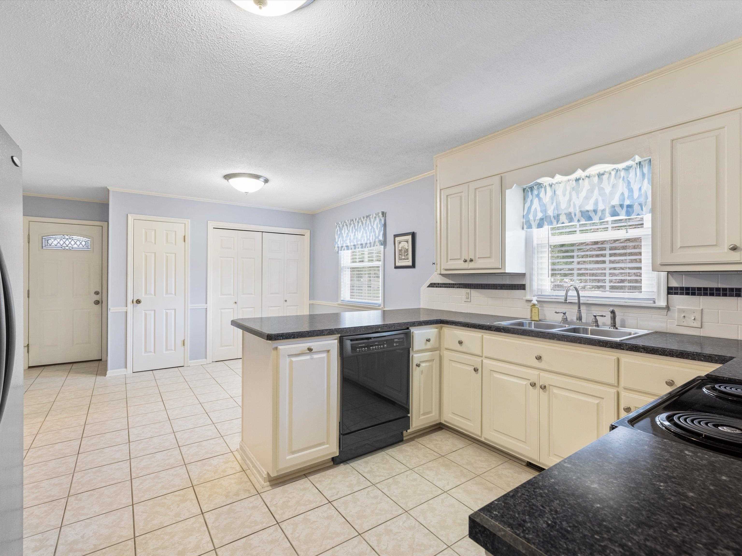 1513 Tamarack Road, Owensboro, Kentucky 42301, 3 Bedrooms Bedrooms, ,2 BathroomsBathrooms,Single Family Residence,For Sale,Tamarack Road,89838