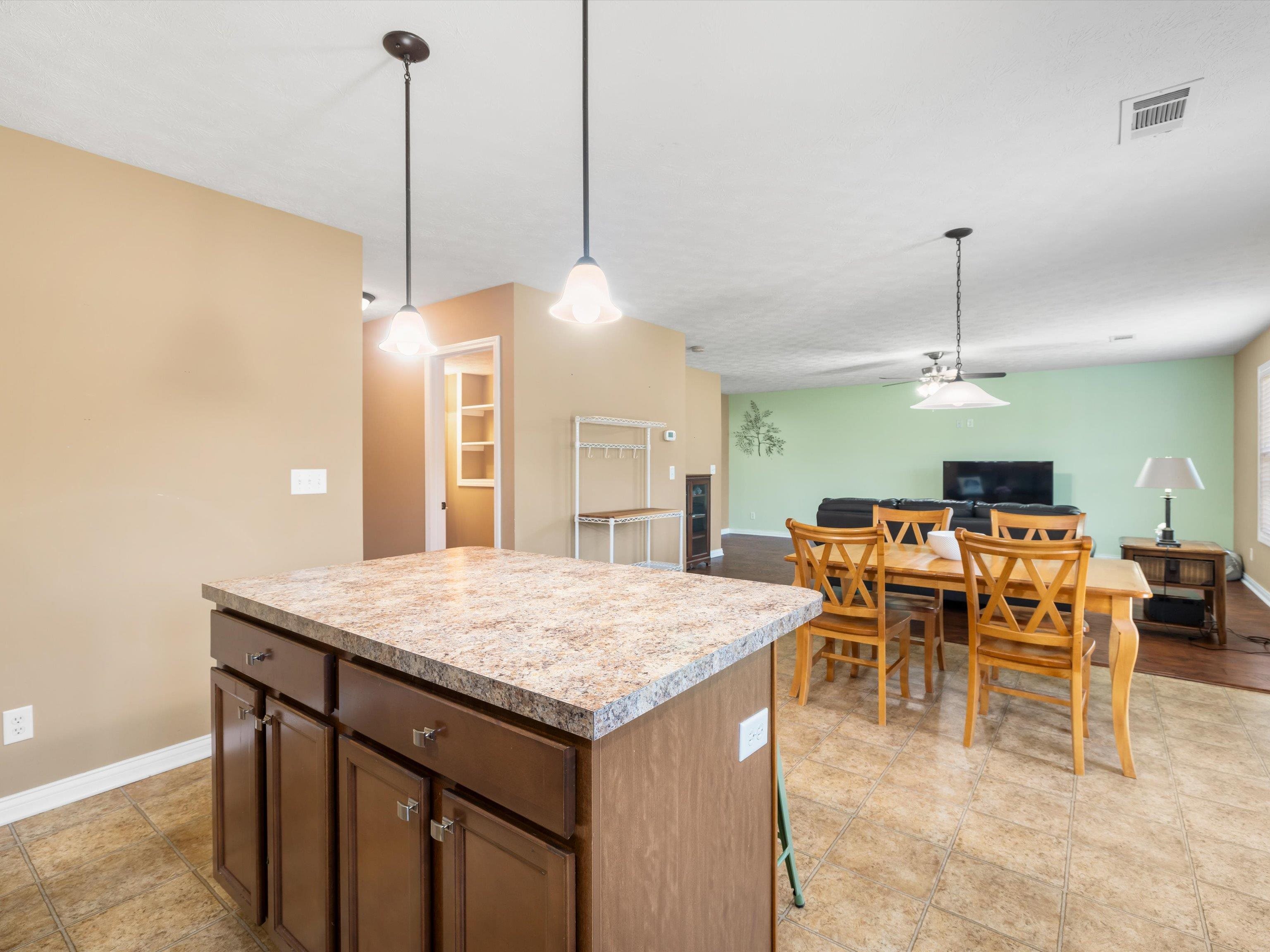 2700 Summer Point Ct, Owensboro, Kentucky 42303, 3 Bedrooms Bedrooms, ,2 BathroomsBathrooms,Single Family Residence,For Sale,Summer Point Ct,89840